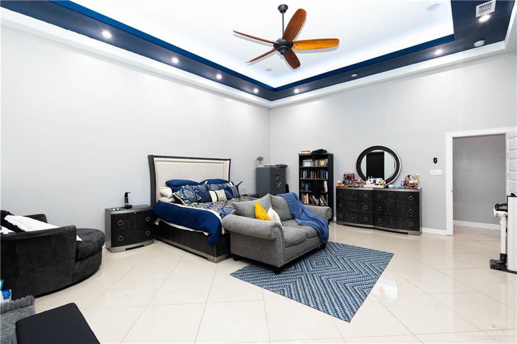8404 Bougainvillea Drive