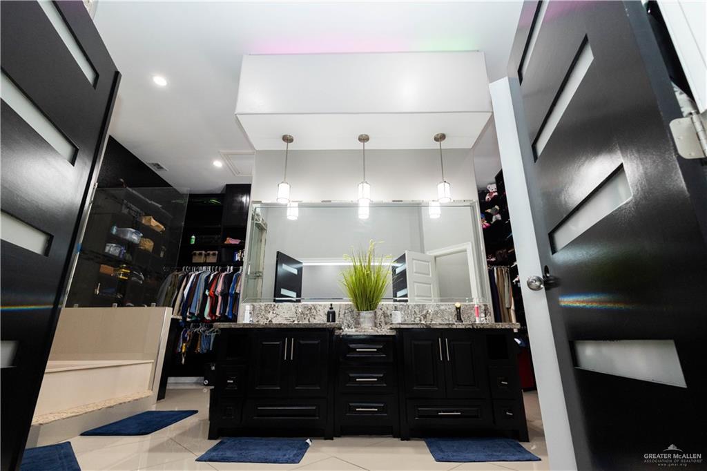 8404 Bougainvillea Drive
