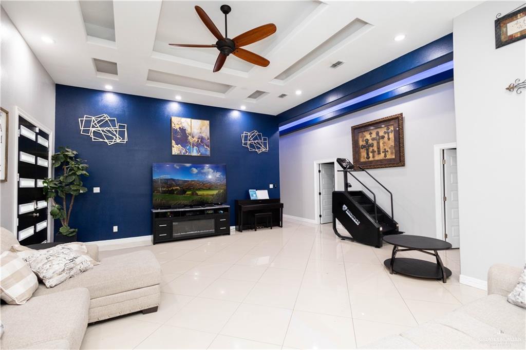 8404 Bougainvillea Drive
