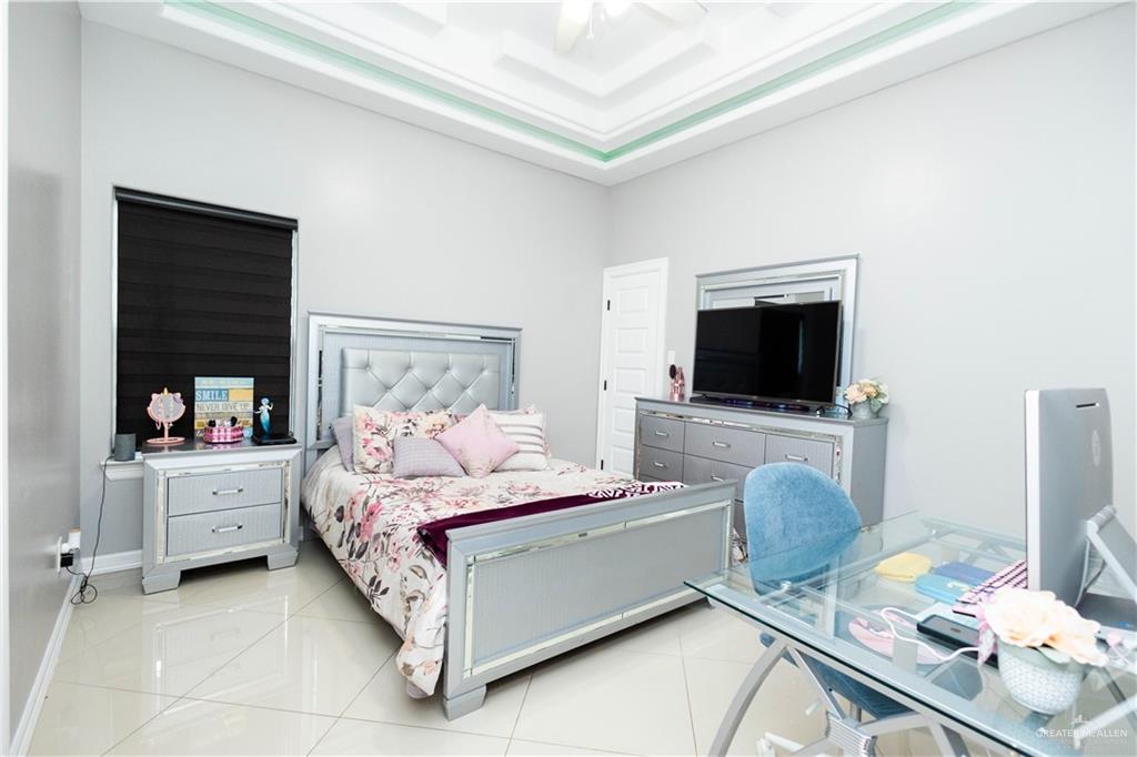 8404 Bougainvillea Drive
