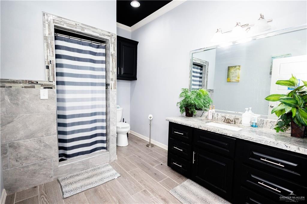 8404 Bougainvillea Drive