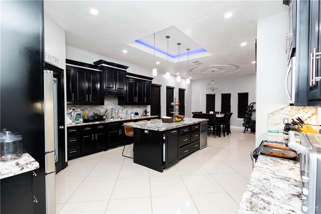 8404 Bougainvillea Drive