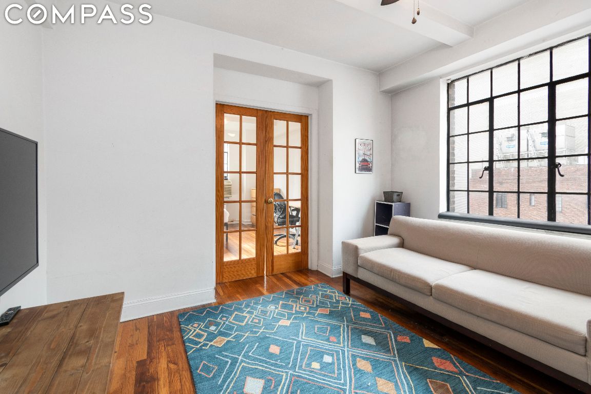 320 E 42nd Street 1710