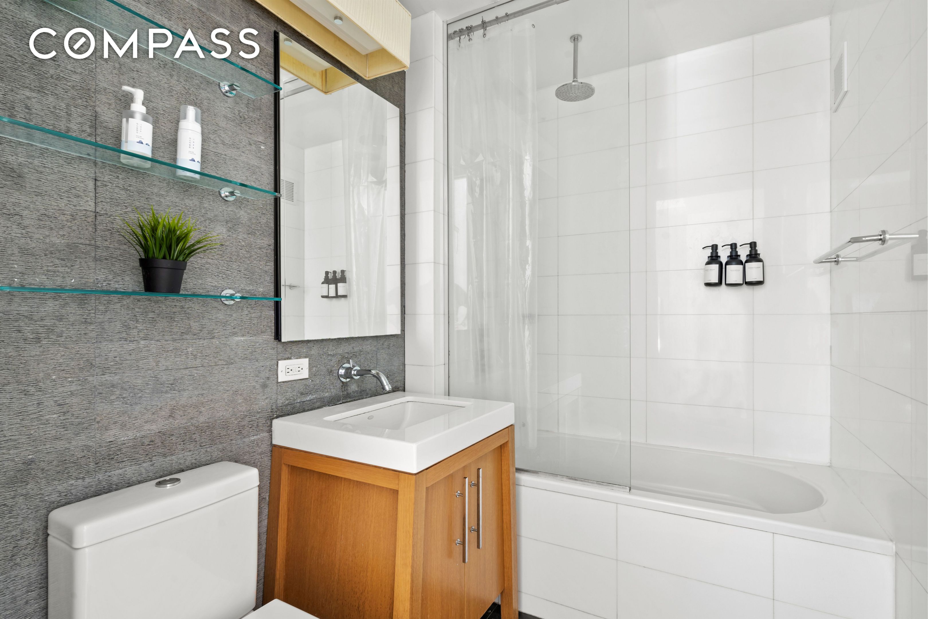 88 Greenwich Street 706