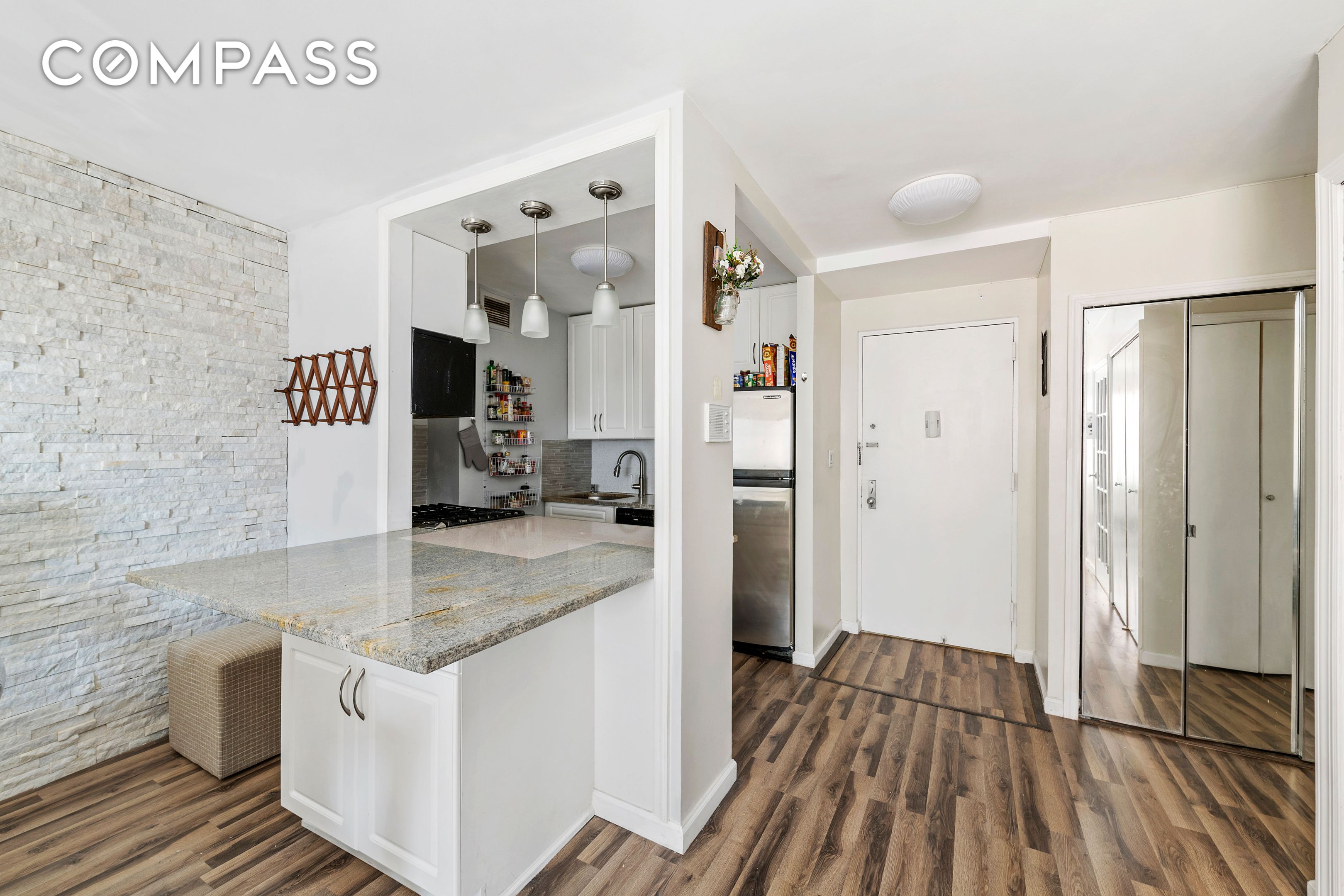 300 Rector Place 6T