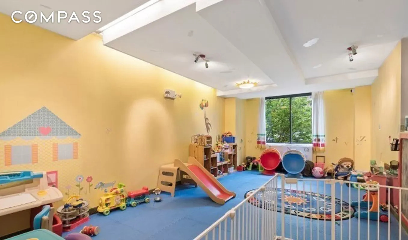 300 Rector Place 6T