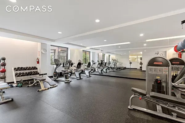 300 Rector Place 6T