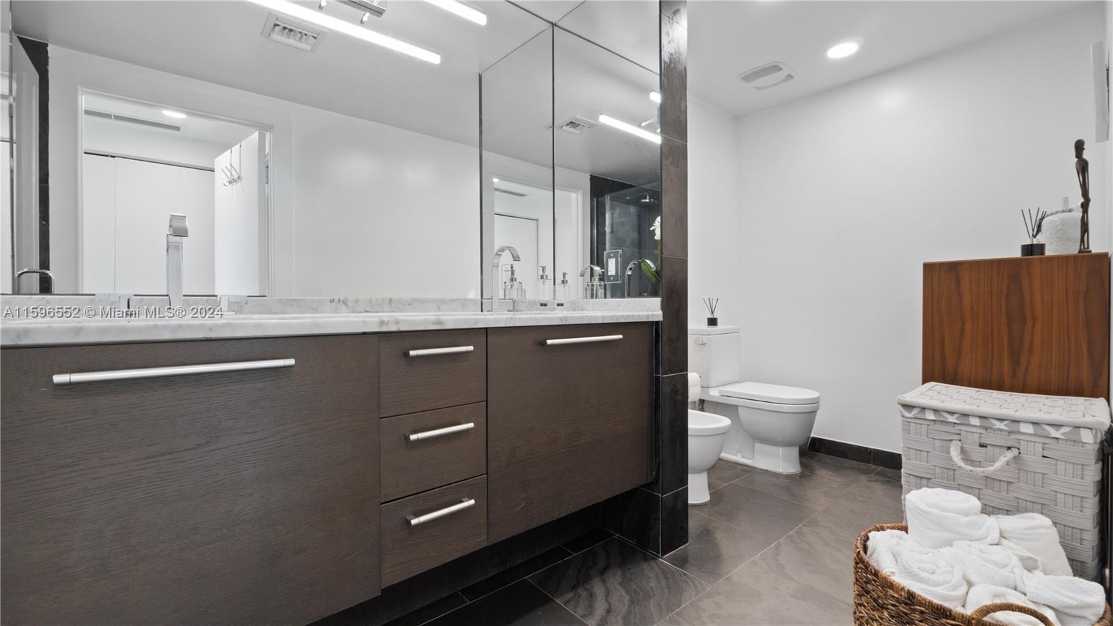 900 Biscayne Blvd # 1806