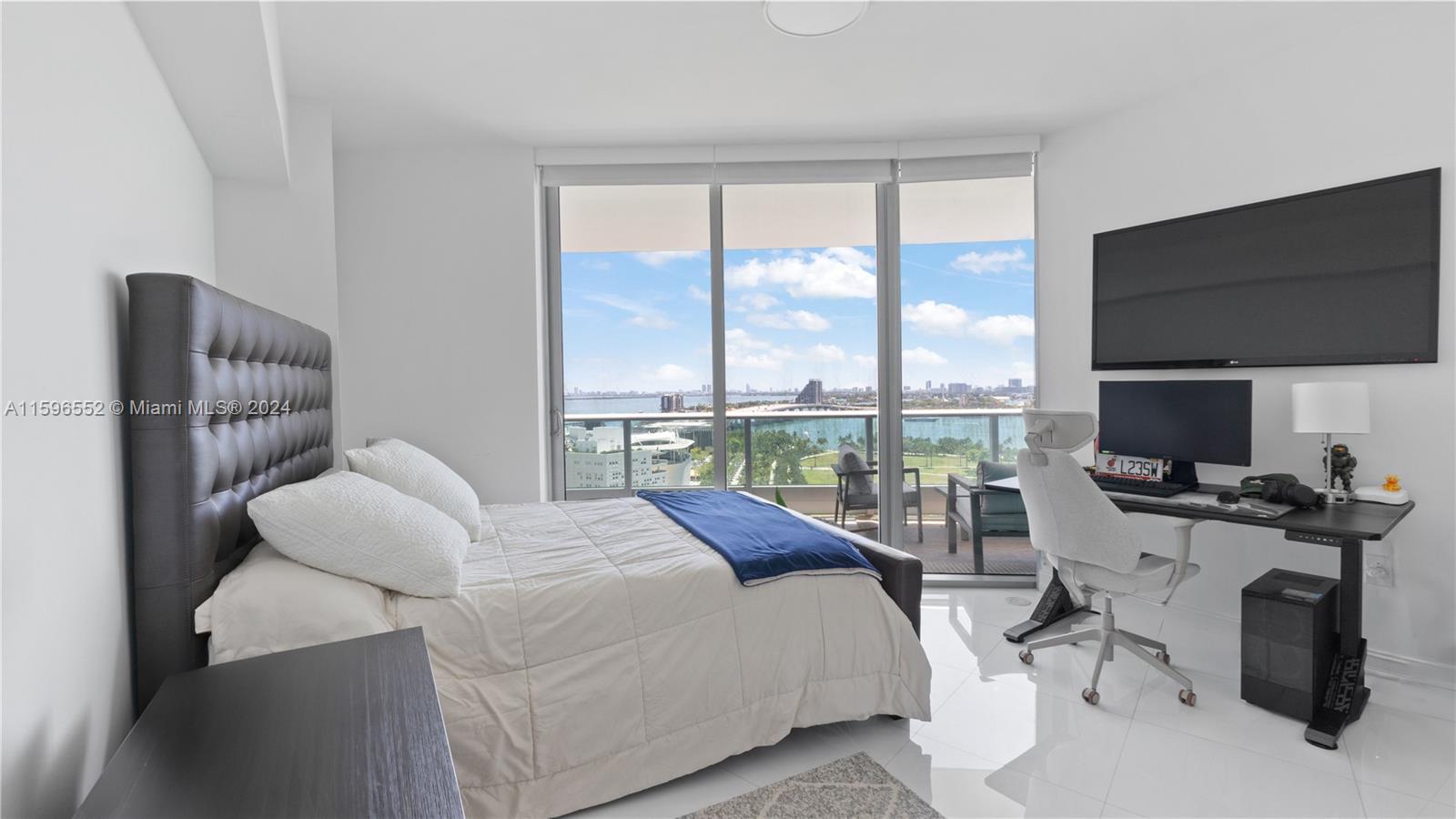 900 Biscayne Blvd # 1806