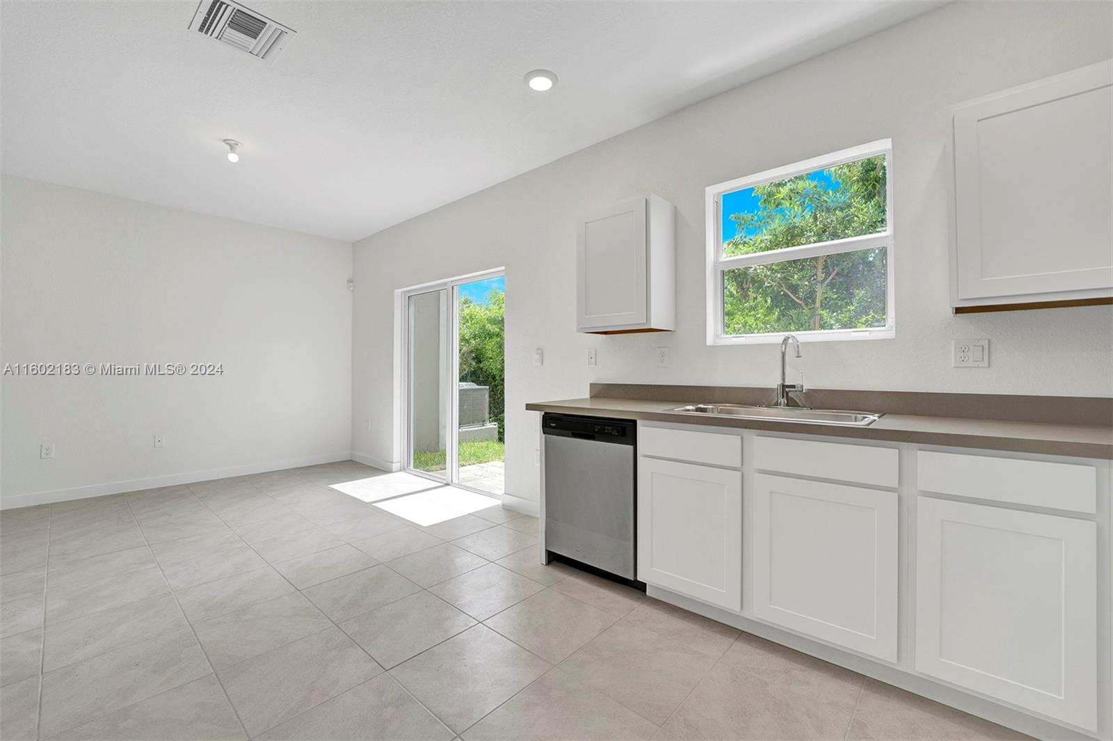 1713 SE 9th Ter