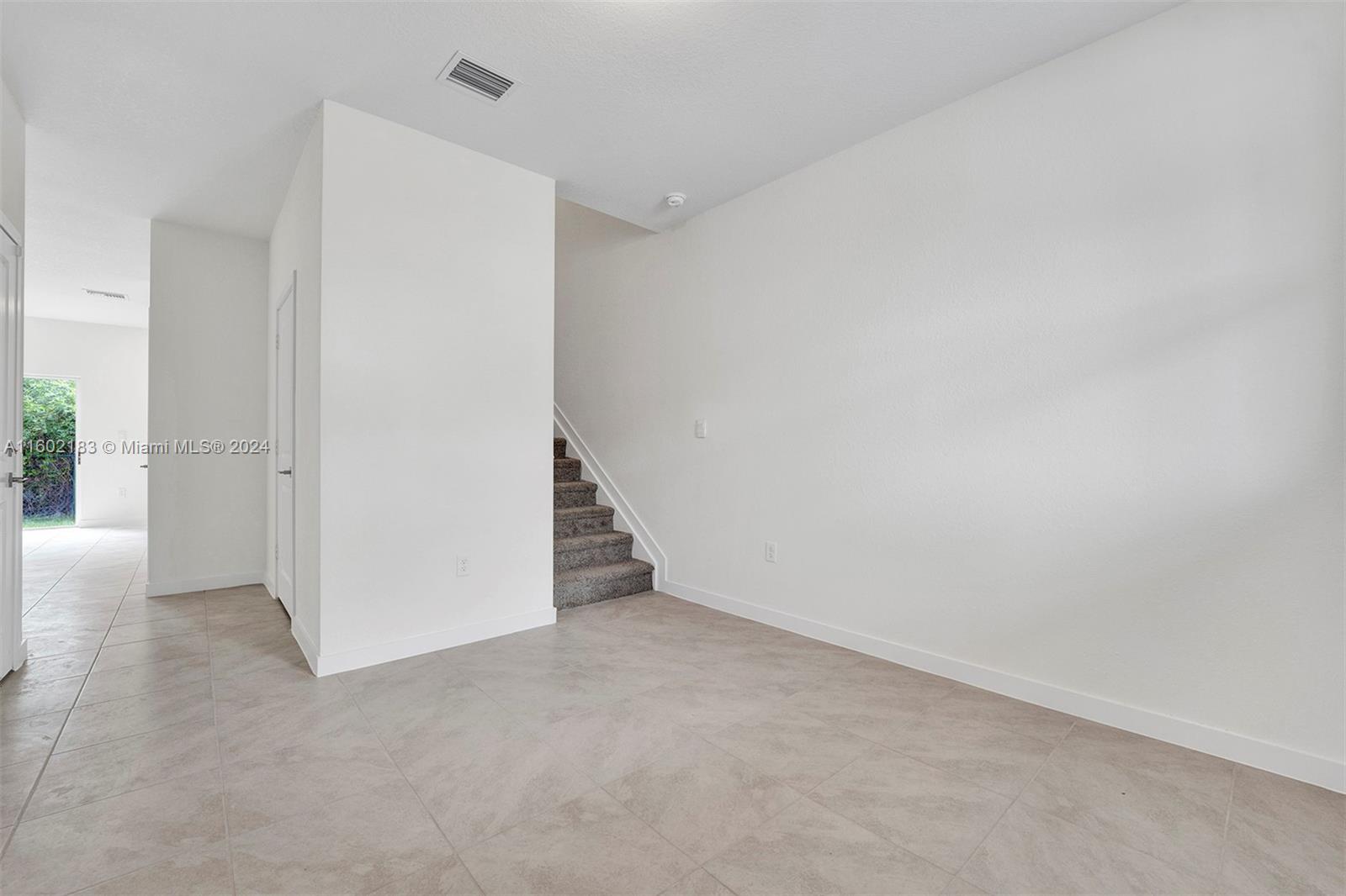 1713 SE 9th Ter