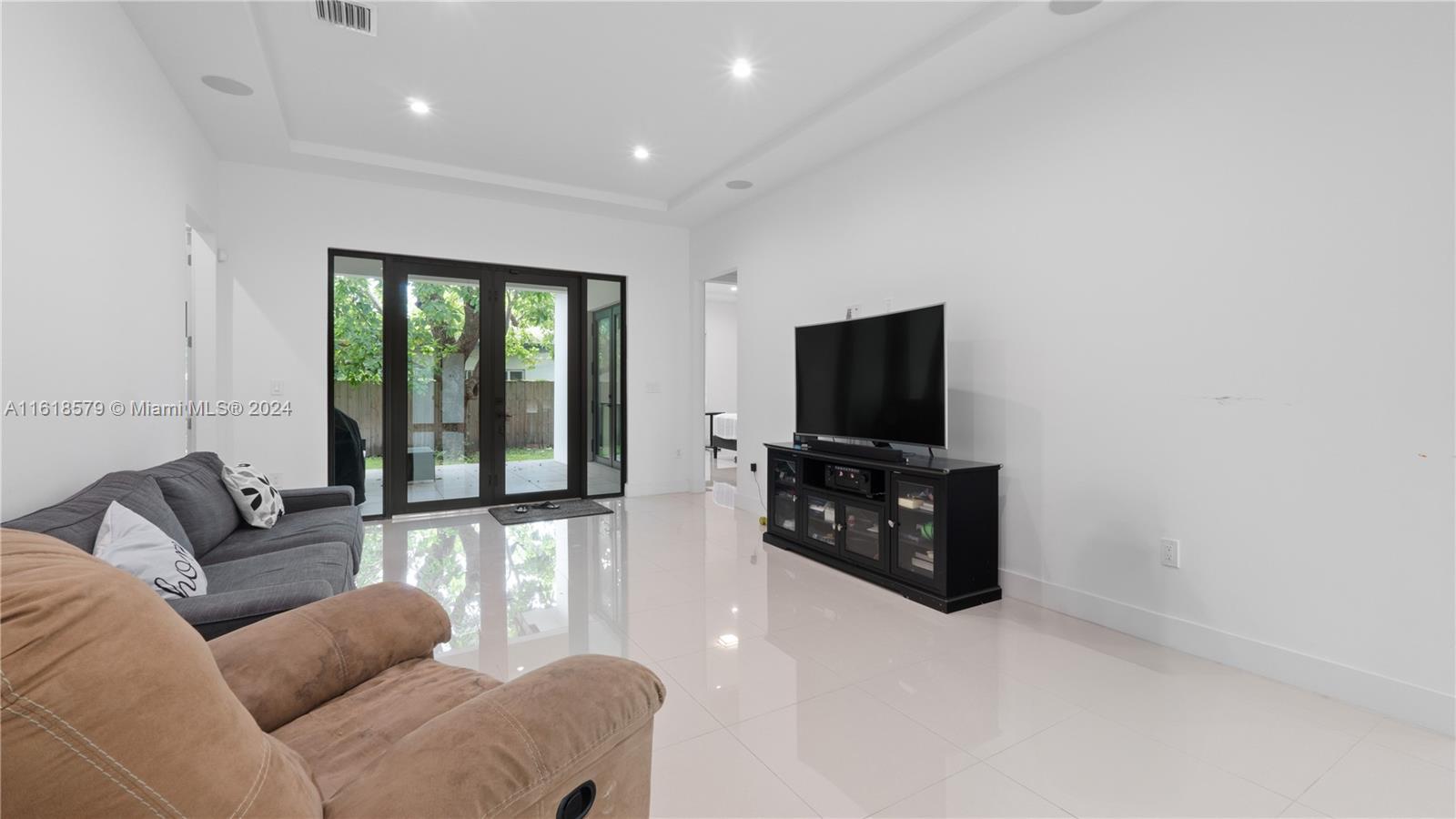 1419 SW 14th Ter