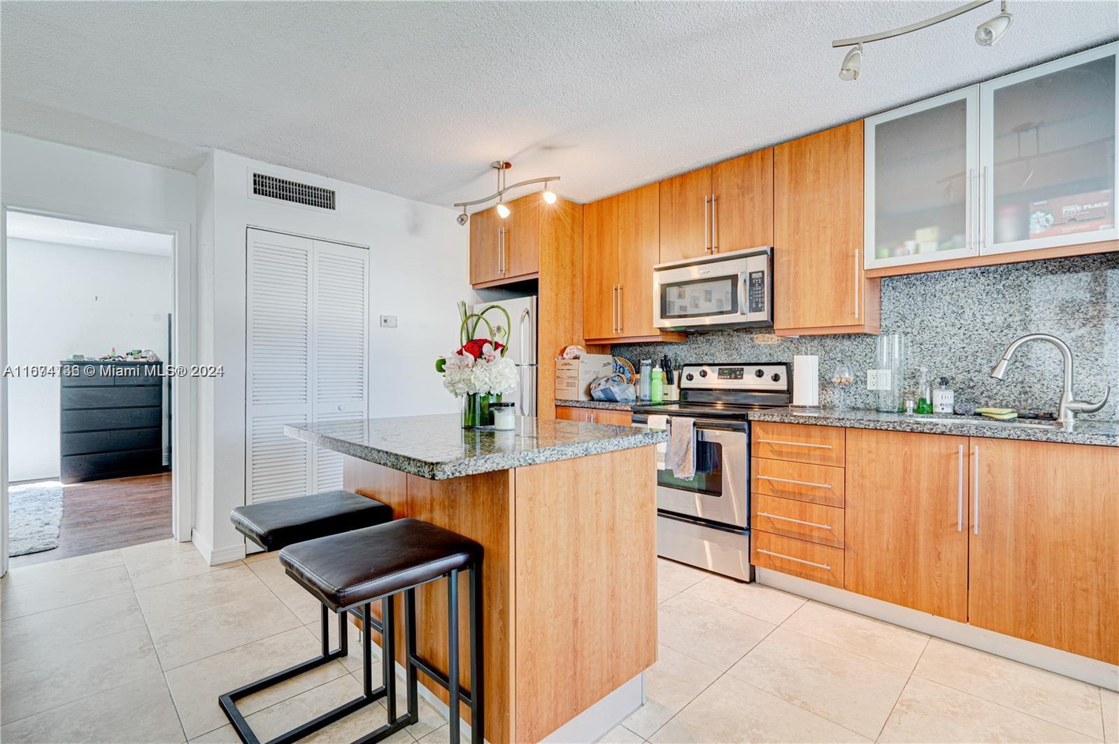 290 Navarre Ave # 302