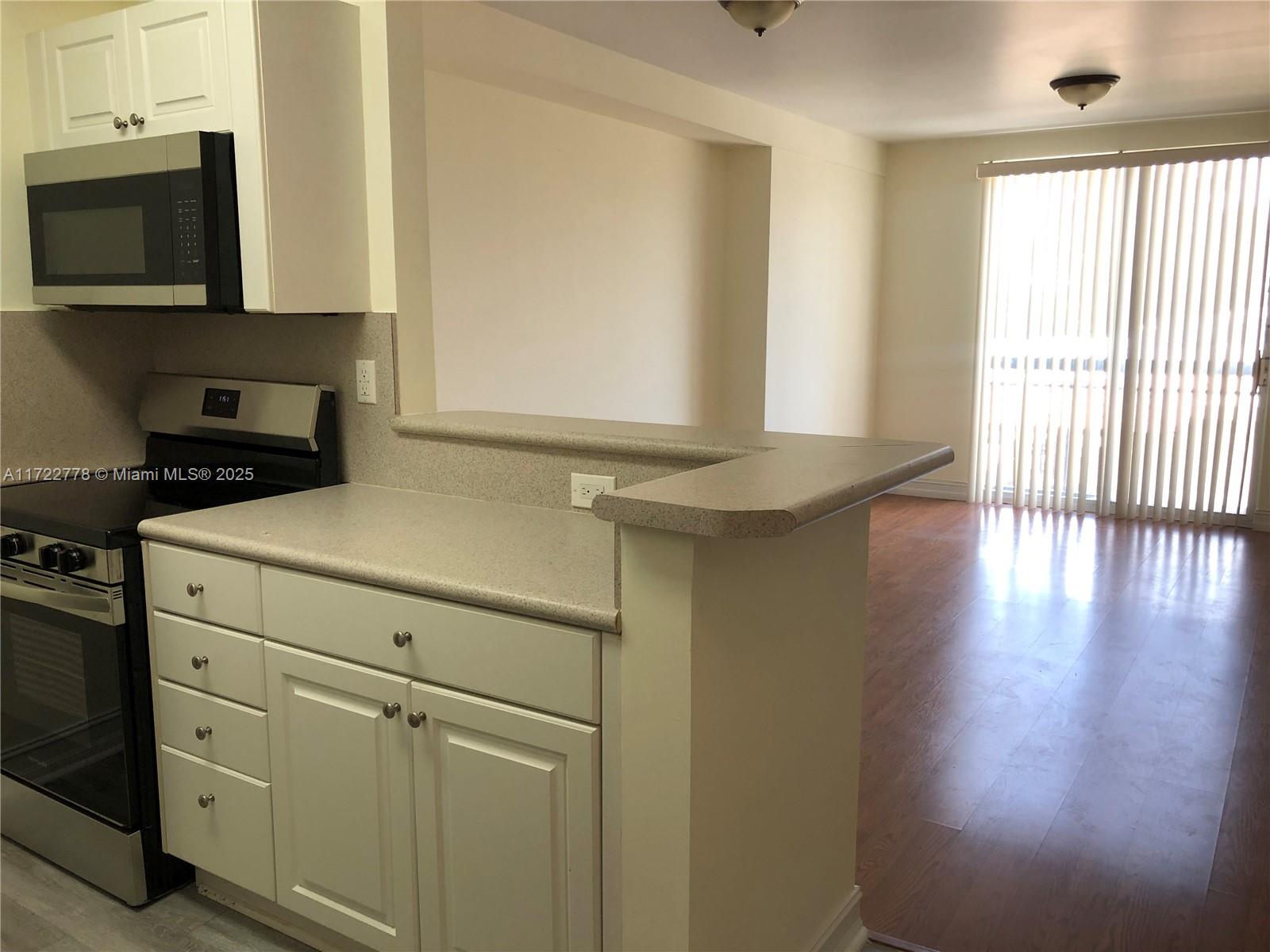 2501 Douglas Rd # 202