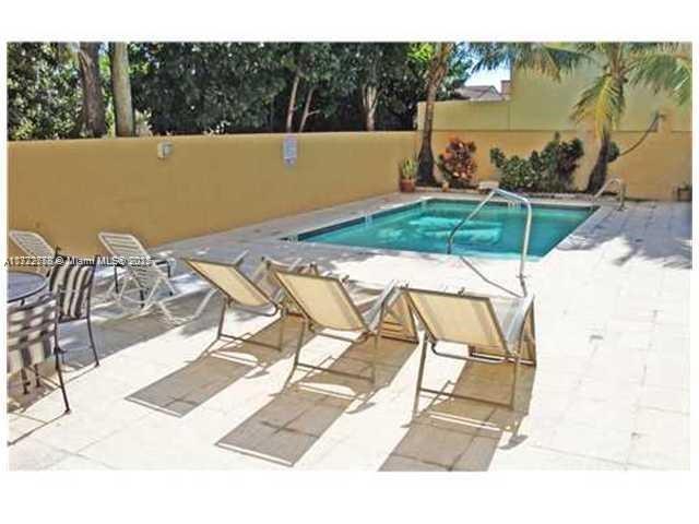 2501 Douglas Rd # 202