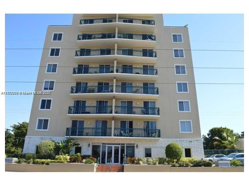 2501 Douglas Rd # 202