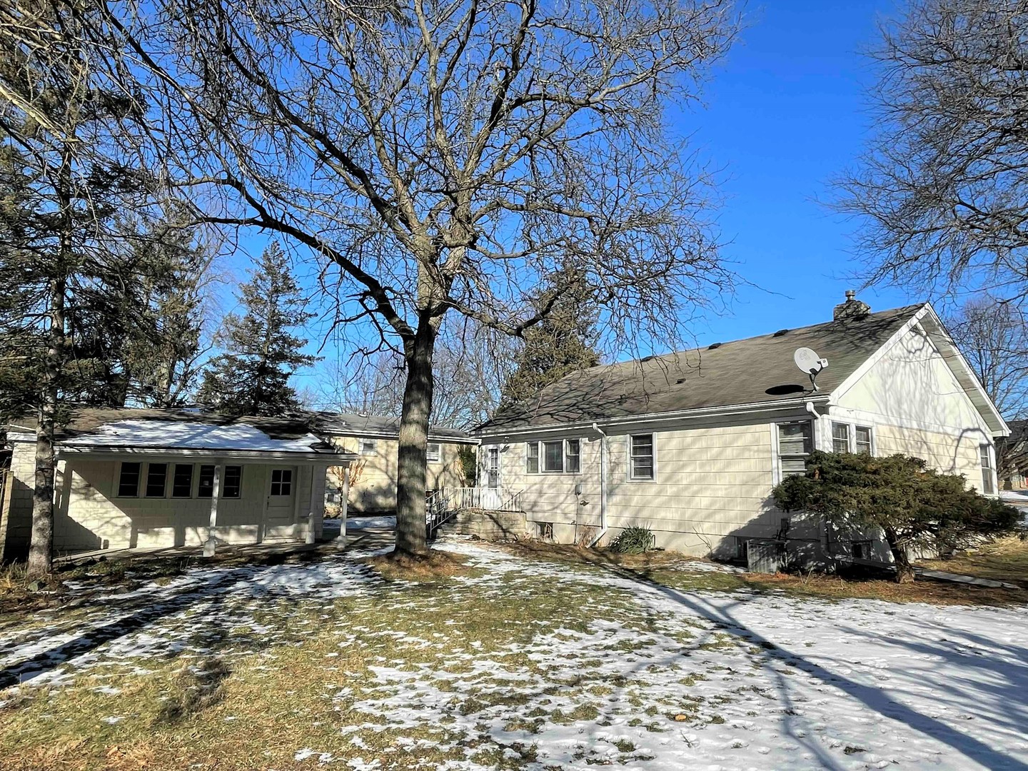 4606 Main Street