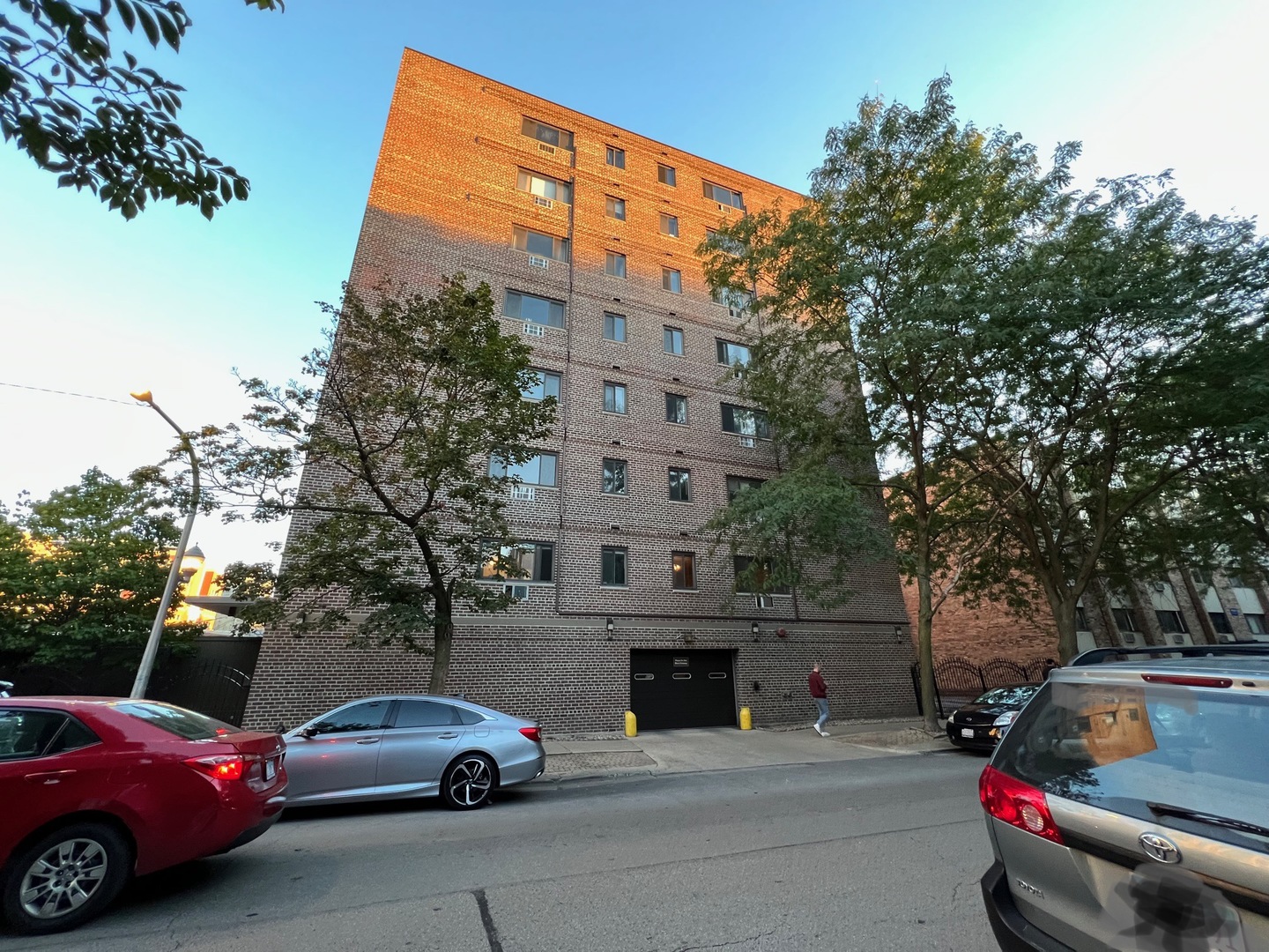 607 W Wrightwood Avenue Unit: 505