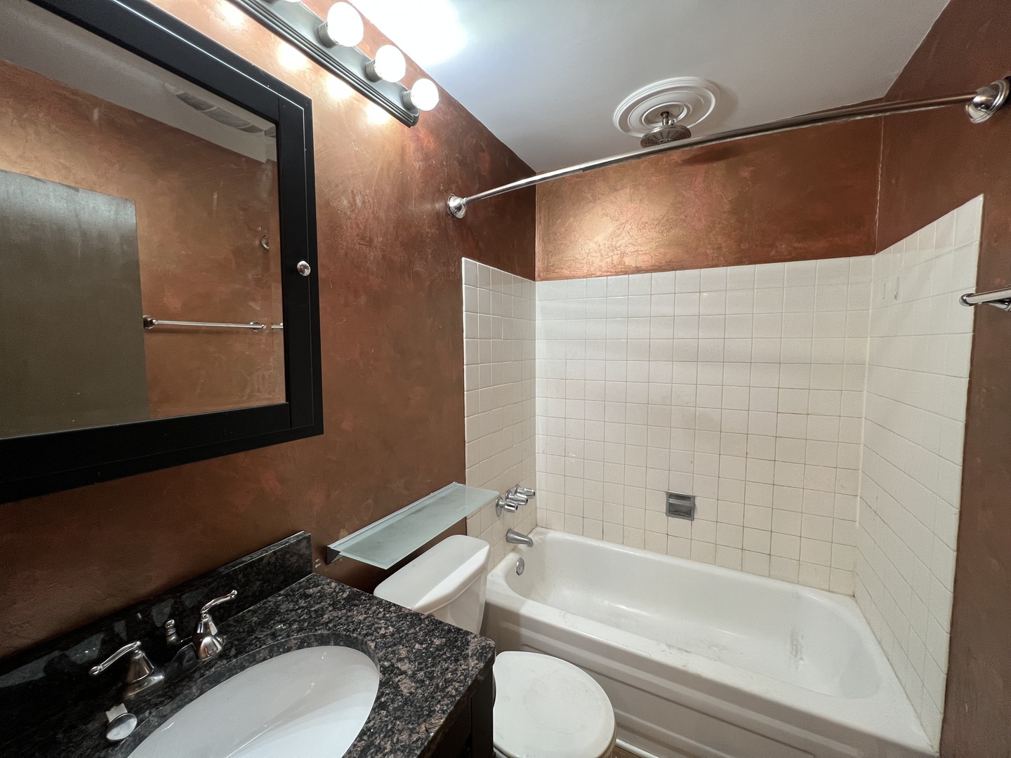 607 W Wrightwood Avenue Unit: 505