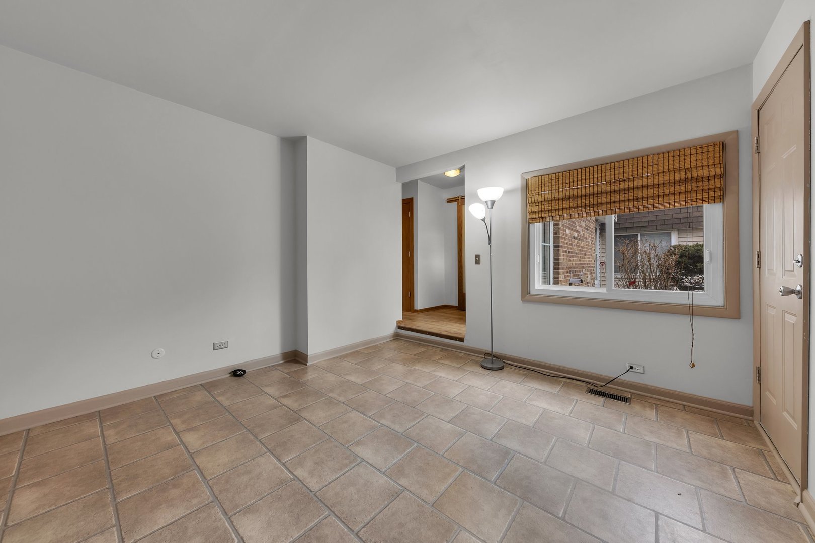 216 Douglass Way