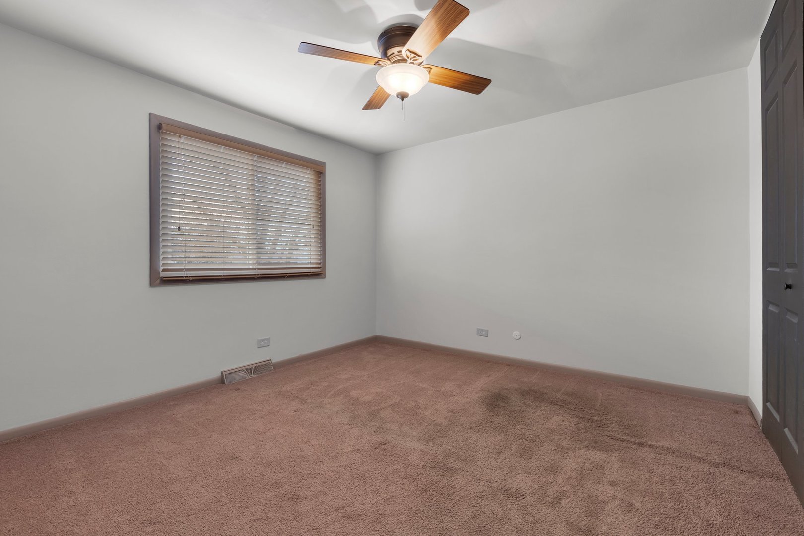 216 Douglass Way