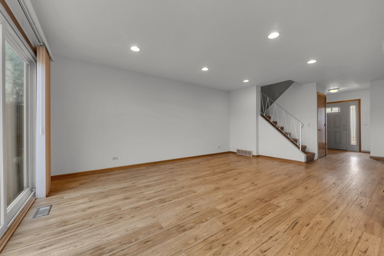 216 Douglass Way