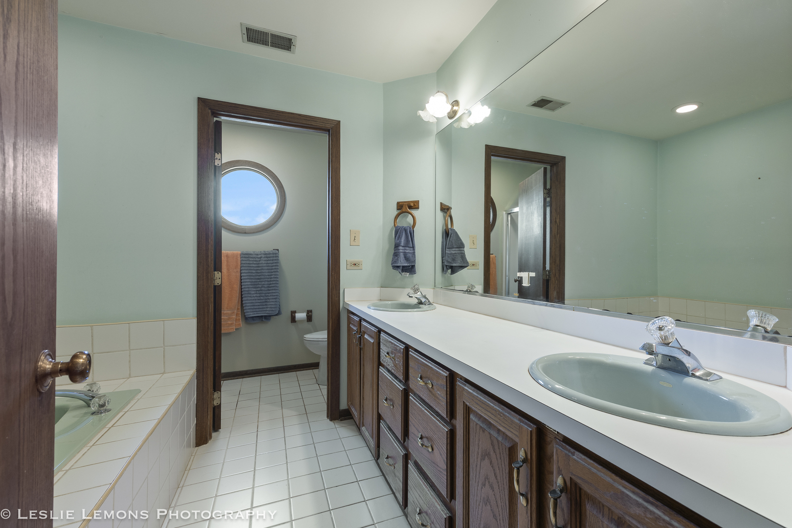 2121 W Weathersfield Way