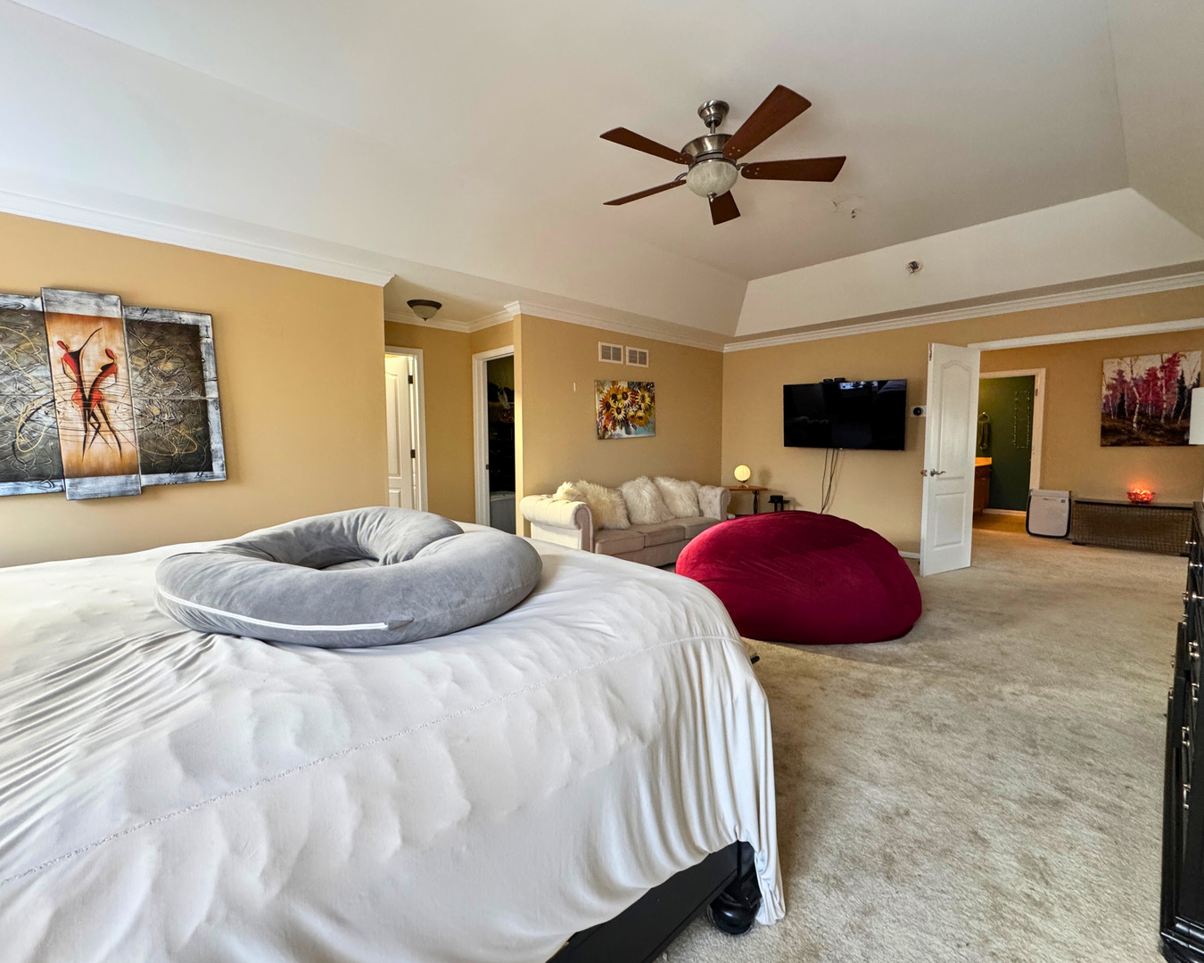 3805 Gladstone Drive