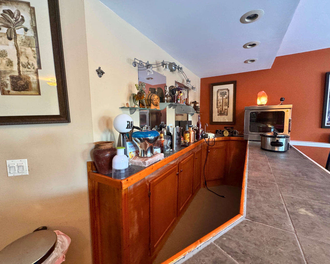 3805 Gladstone Drive