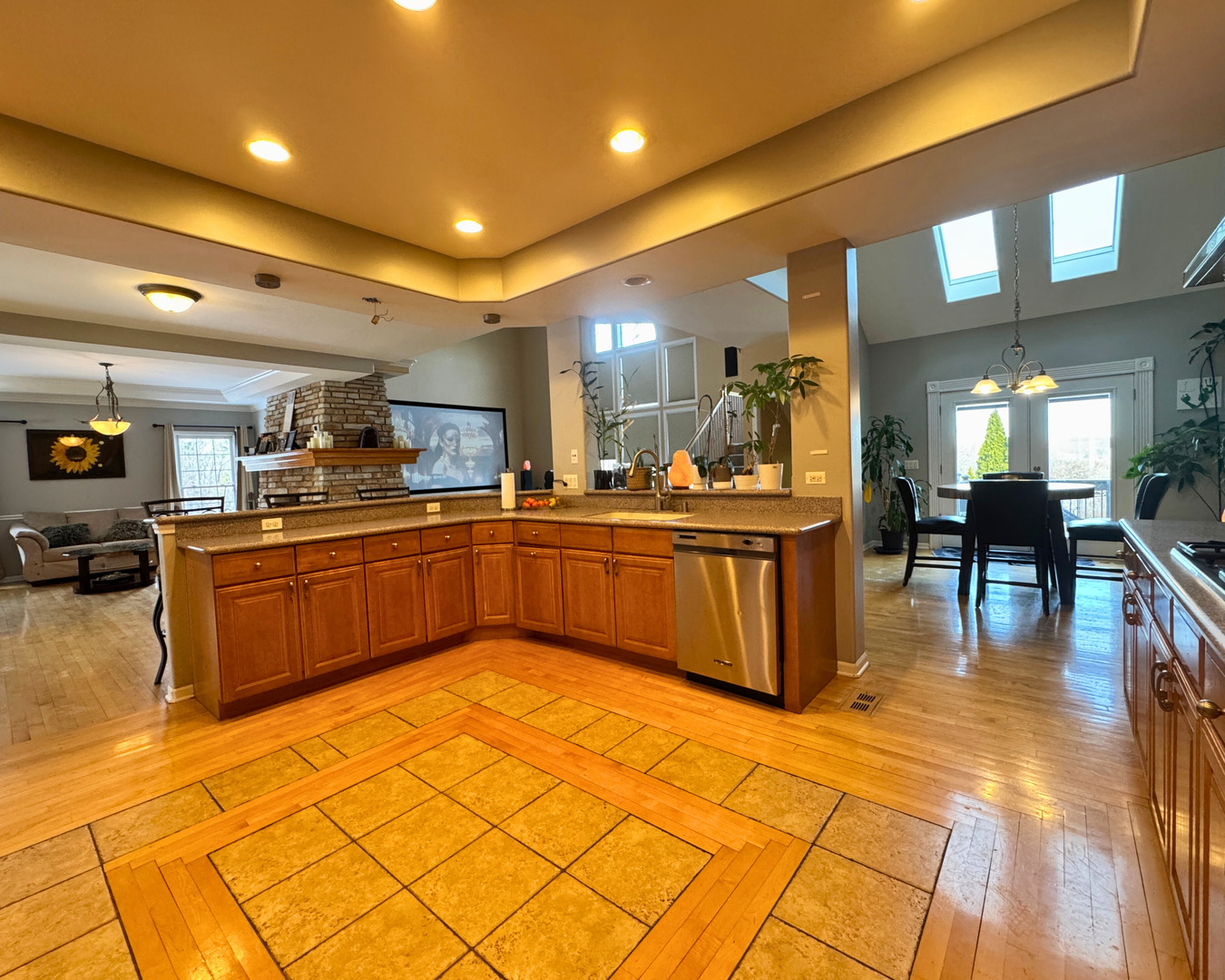 3805 Gladstone Drive