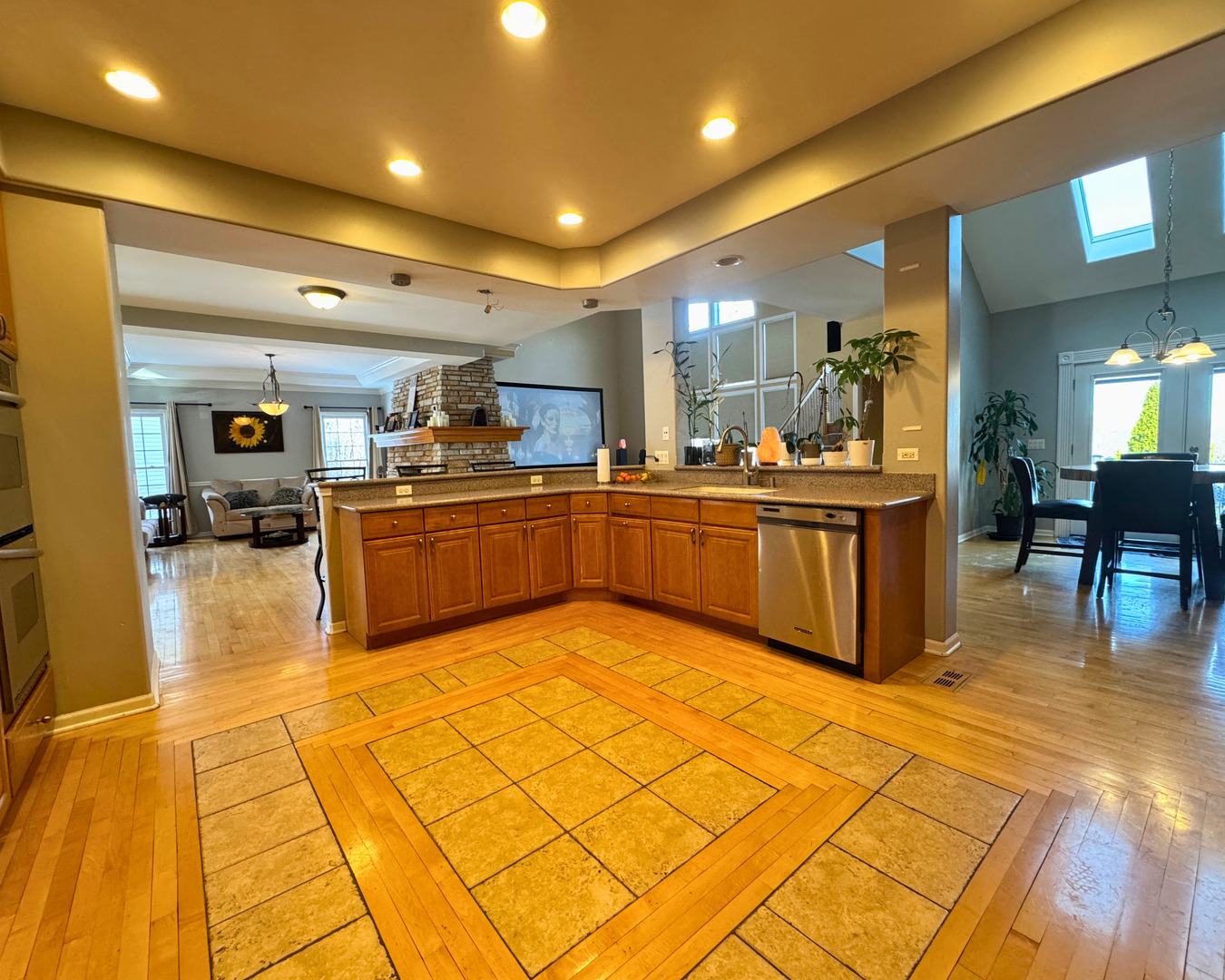 3805 Gladstone Drive