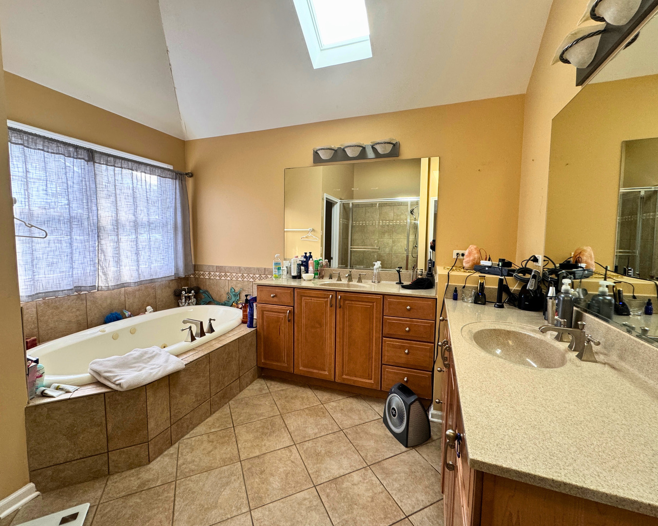 3805 Gladstone Drive