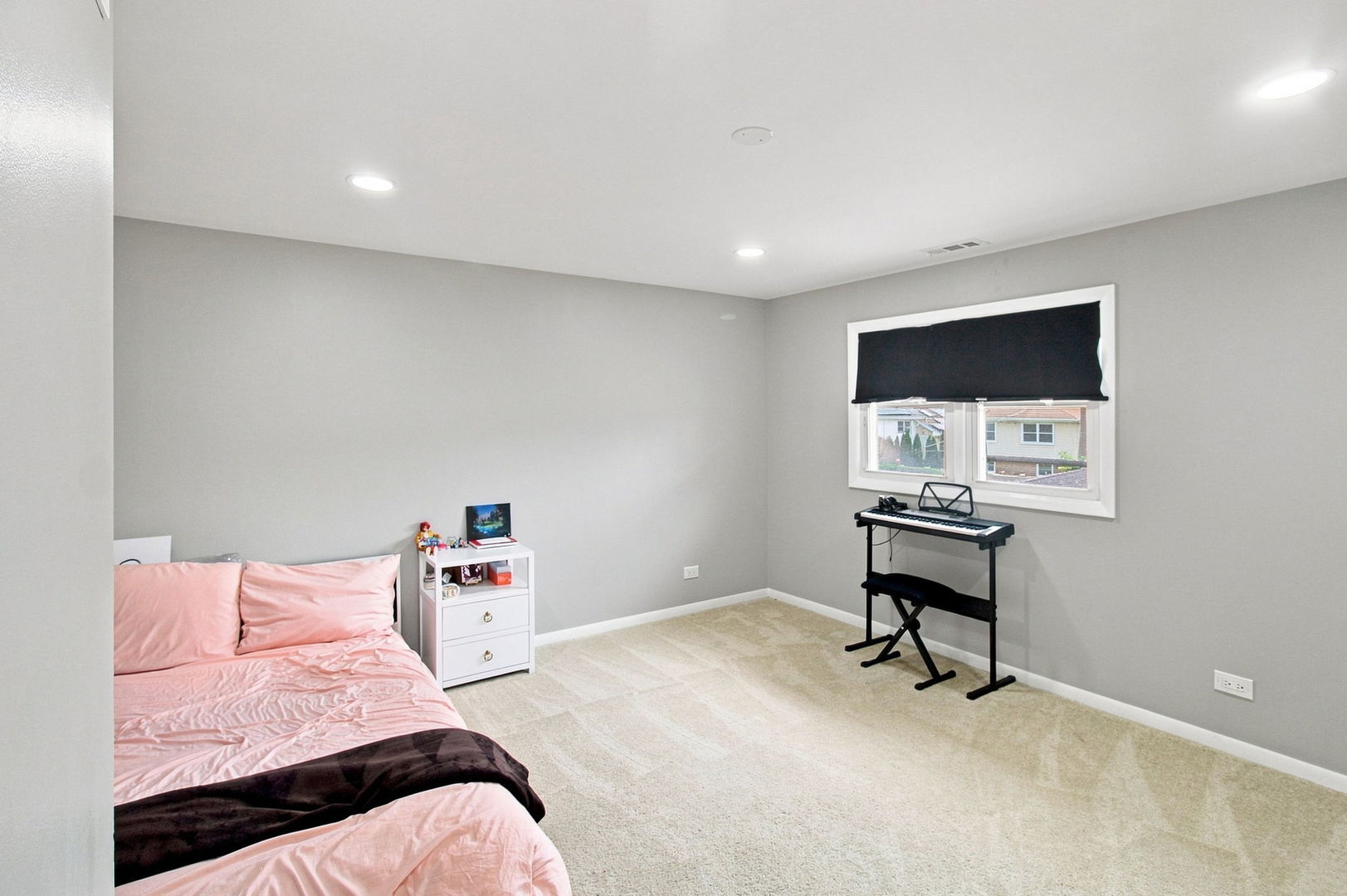5711 W 87TH Place