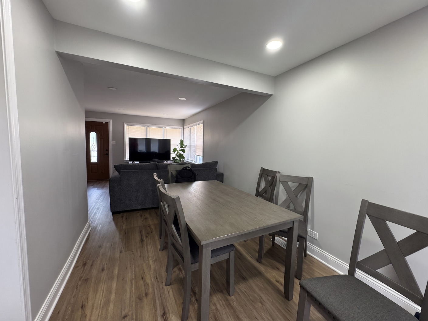 5711 W 87TH Place