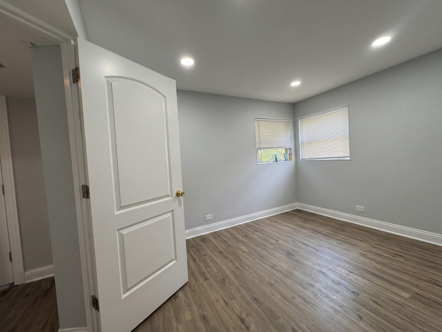 5711 W 87TH Place