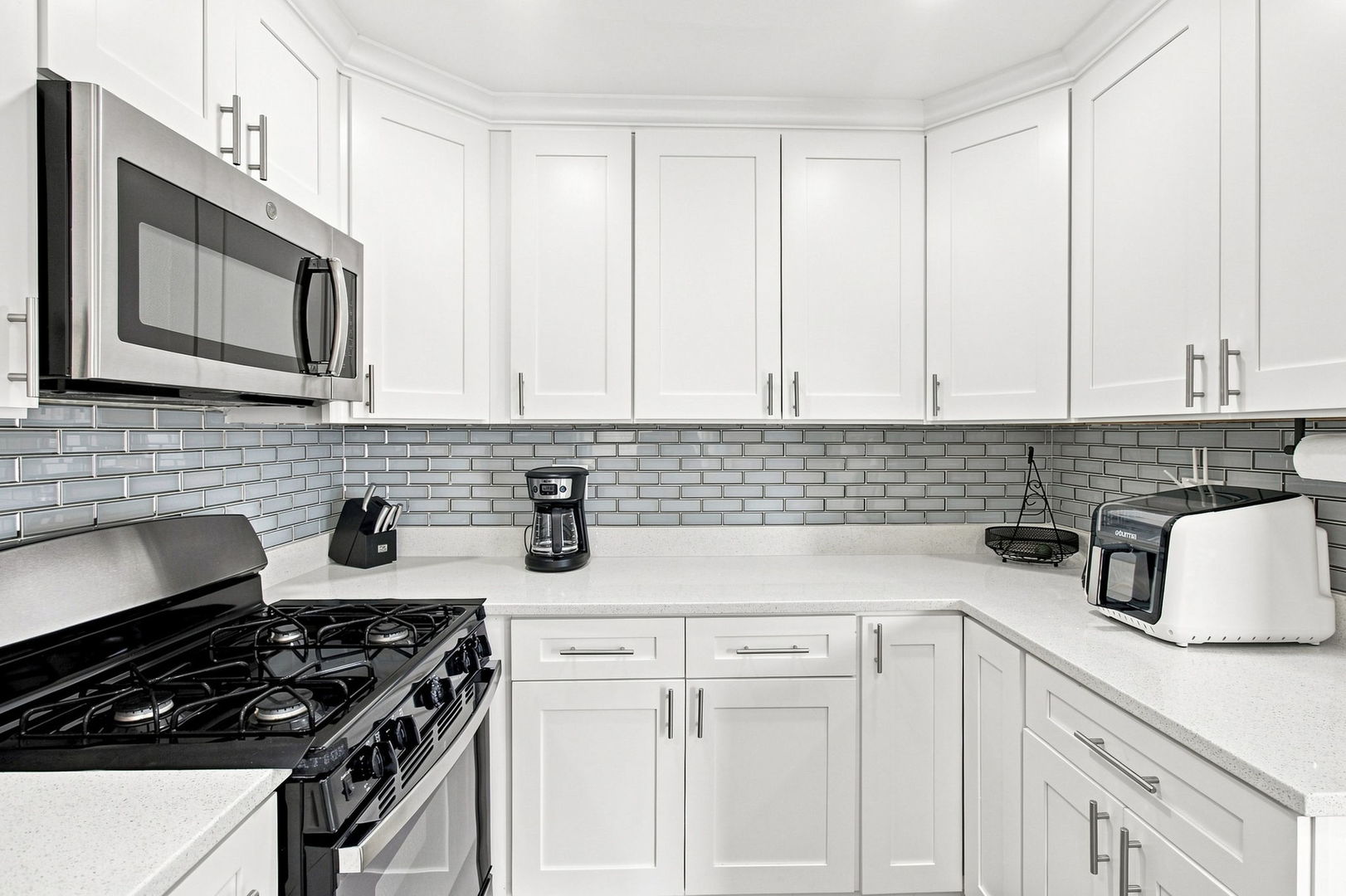 5711 W 87TH Place