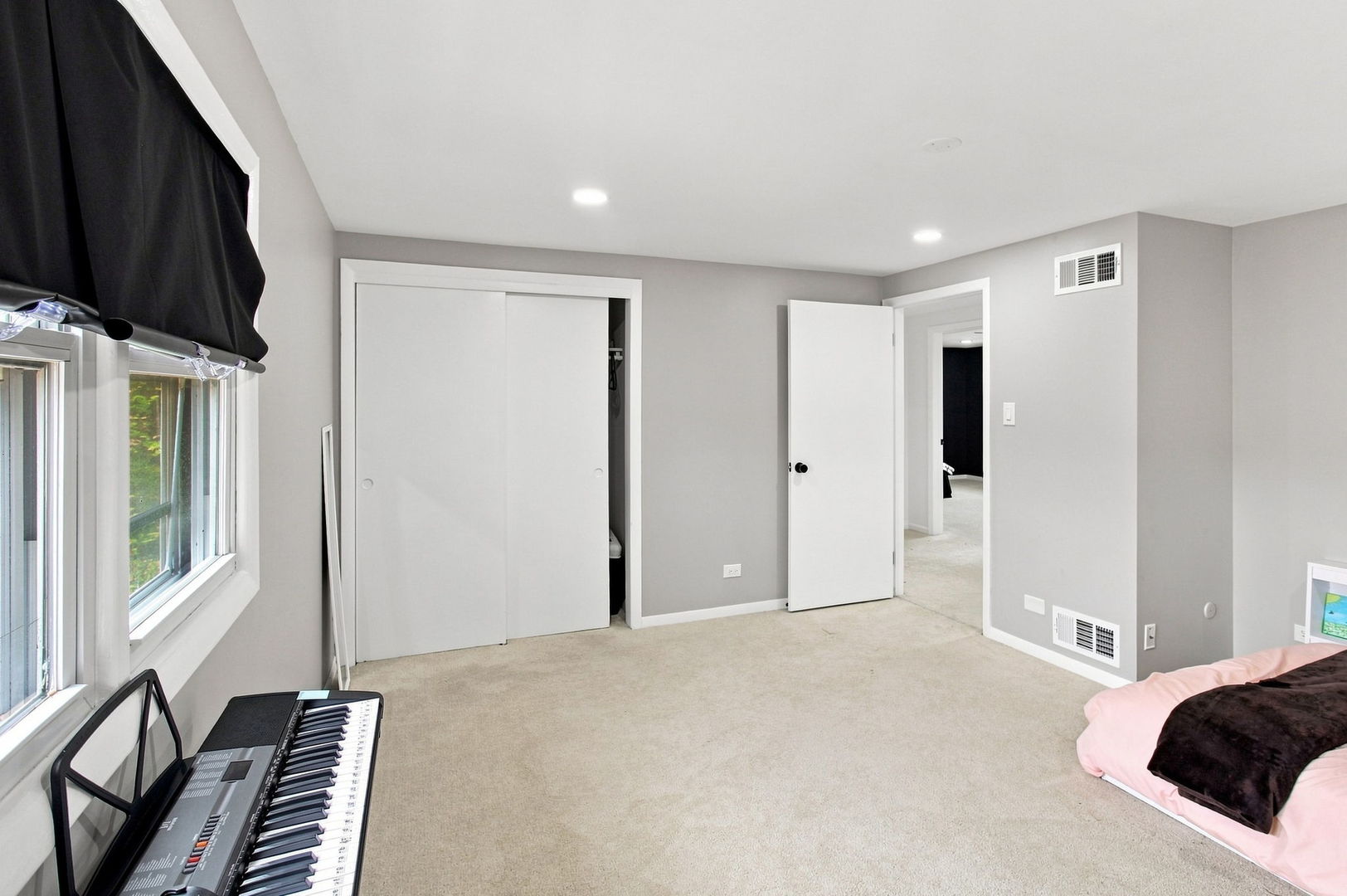5711 W 87TH Place