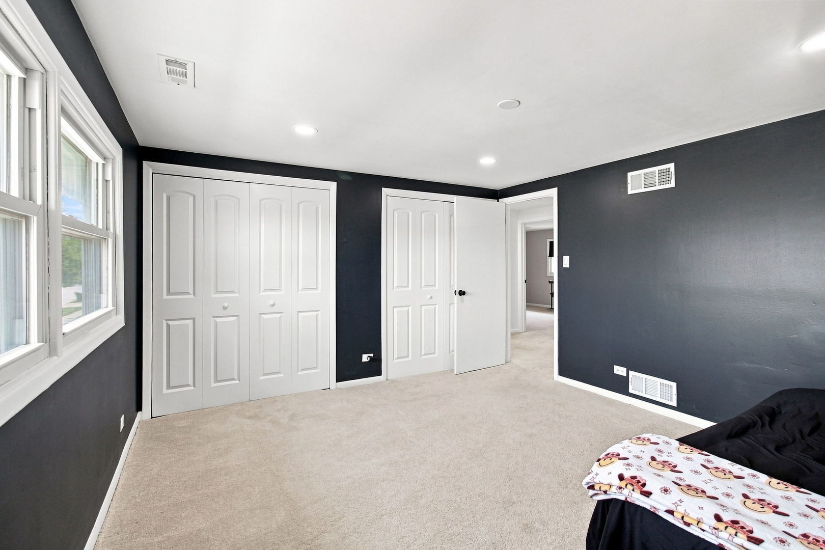 5711 W 87TH Place