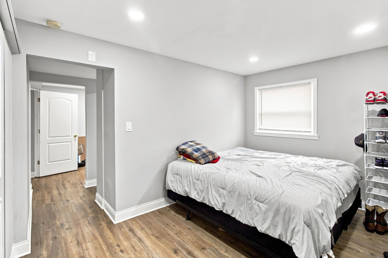5711 W 87TH Place