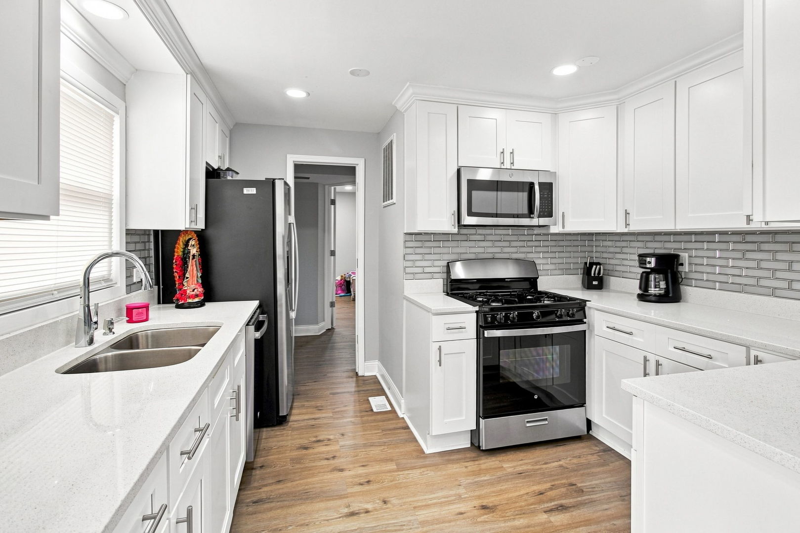5711 W 87TH Place