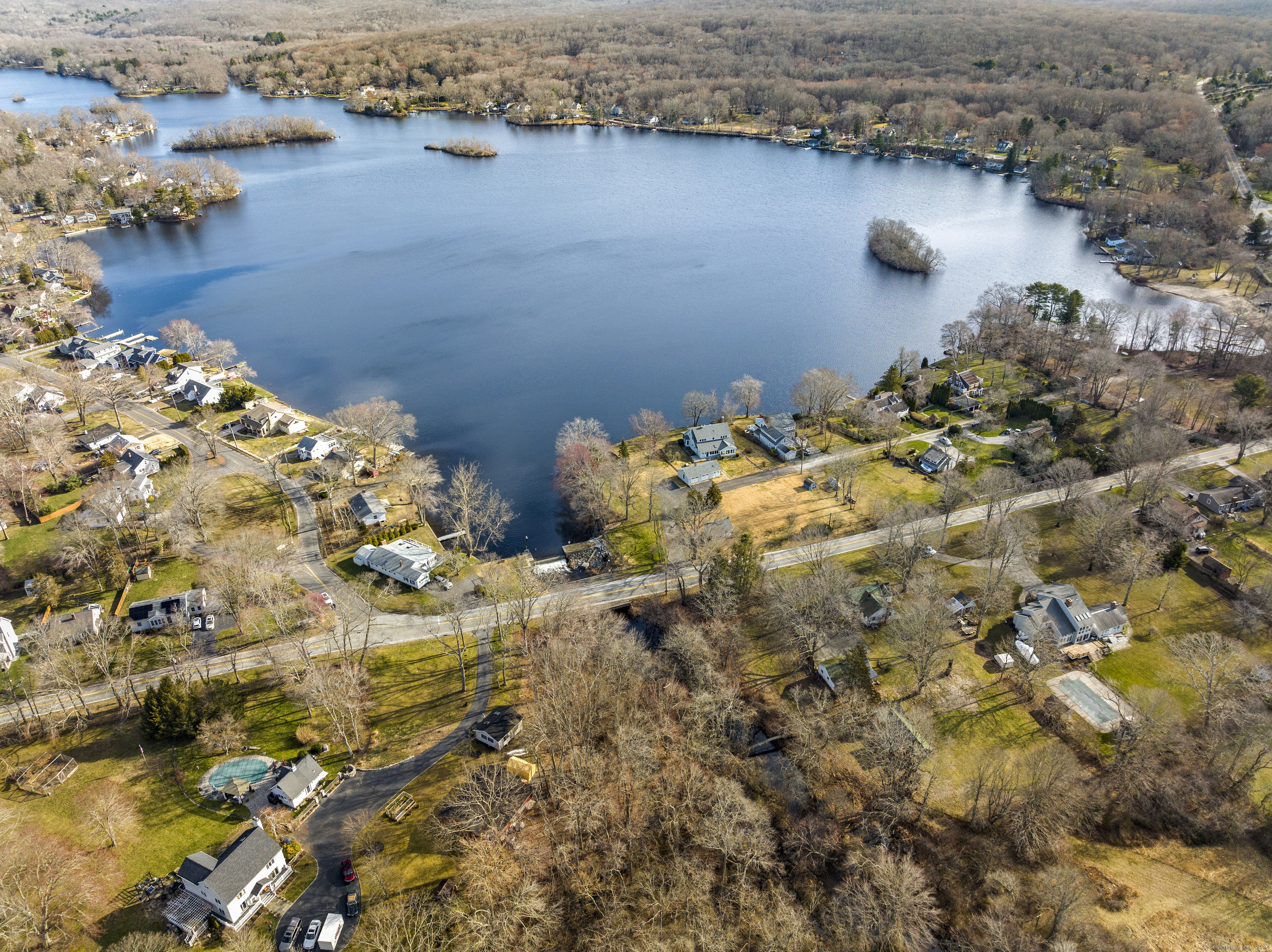 16 Town Woods Road