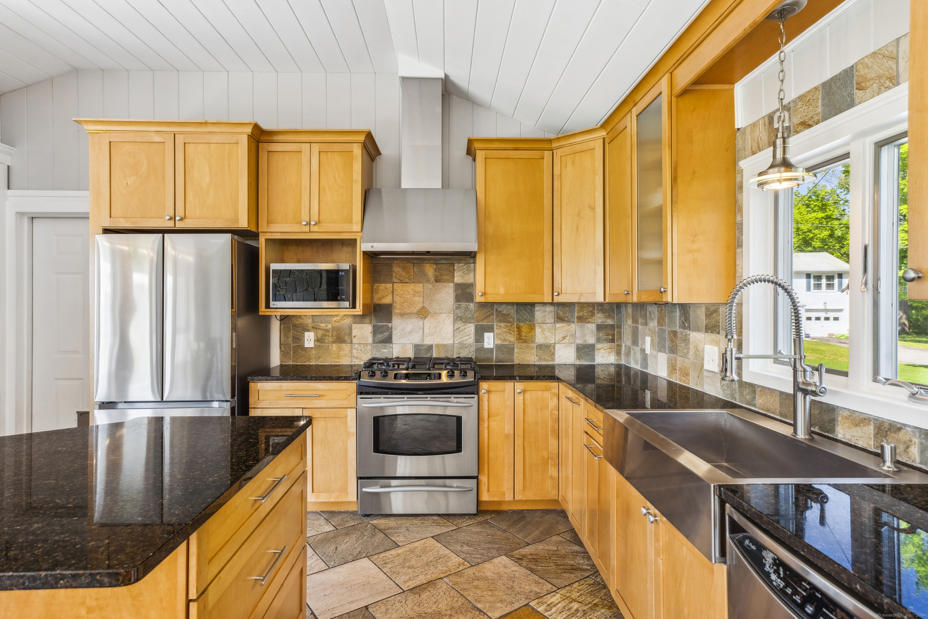 32 Willard Avenue