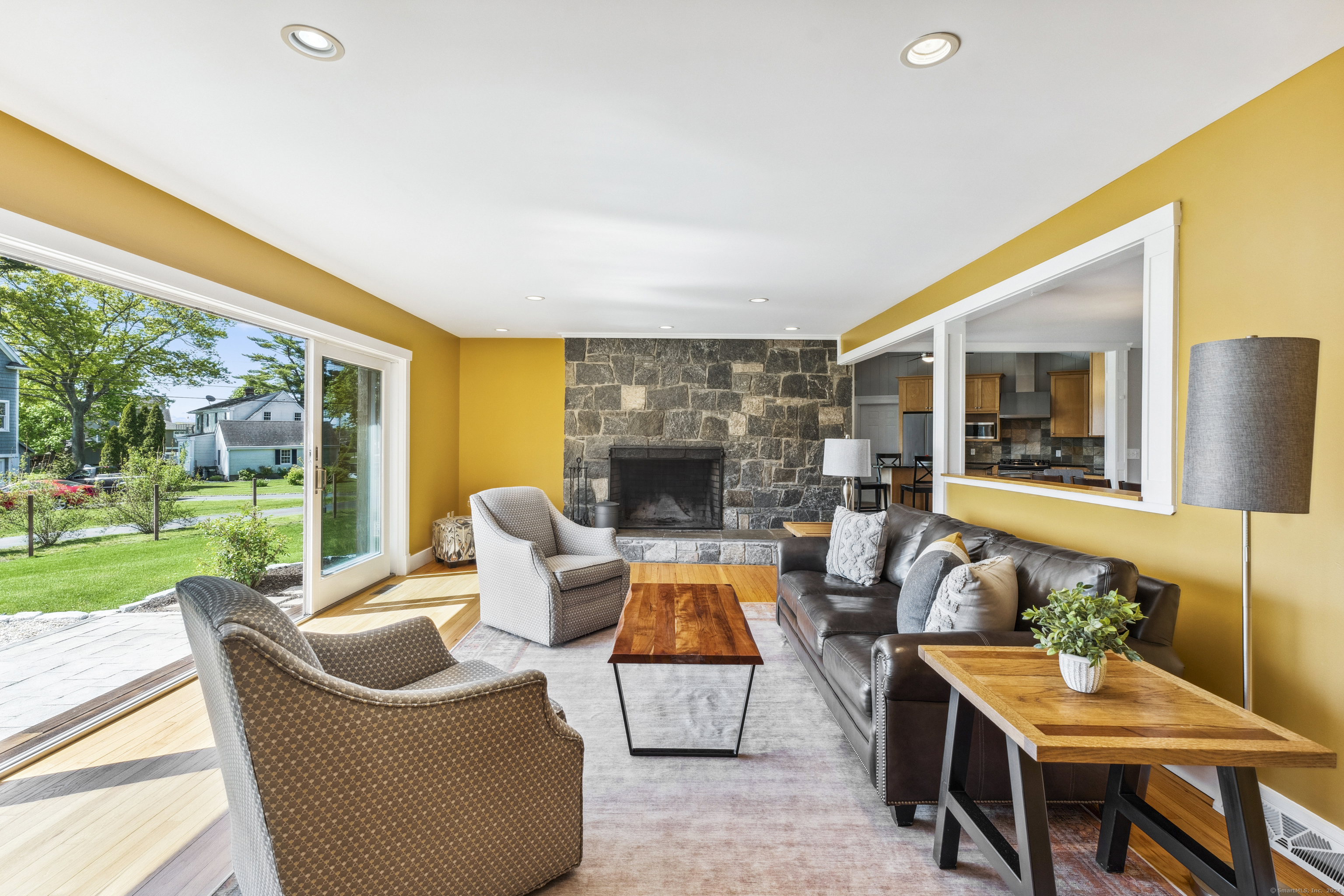 32 Willard Avenue