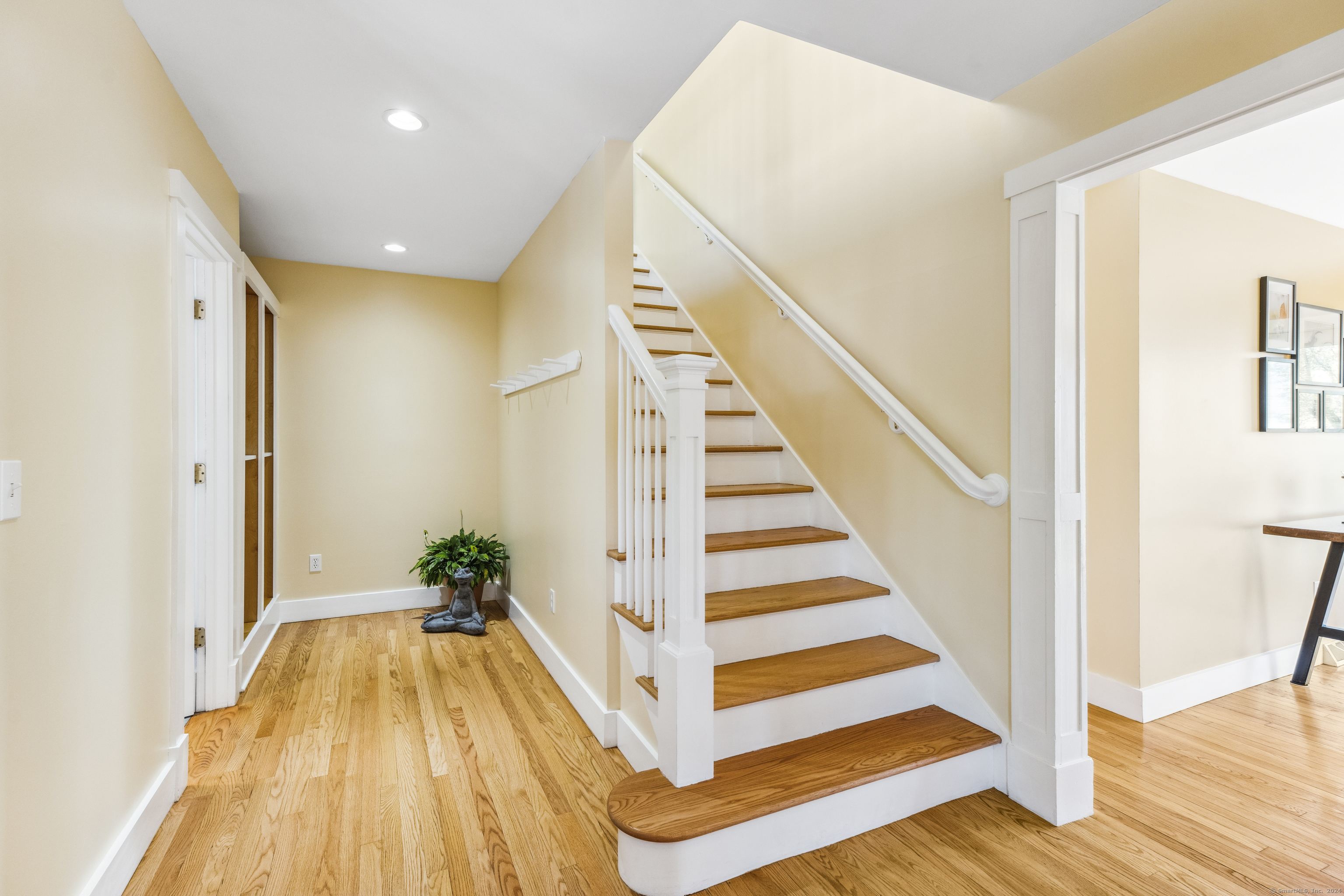 32 Willard Avenue