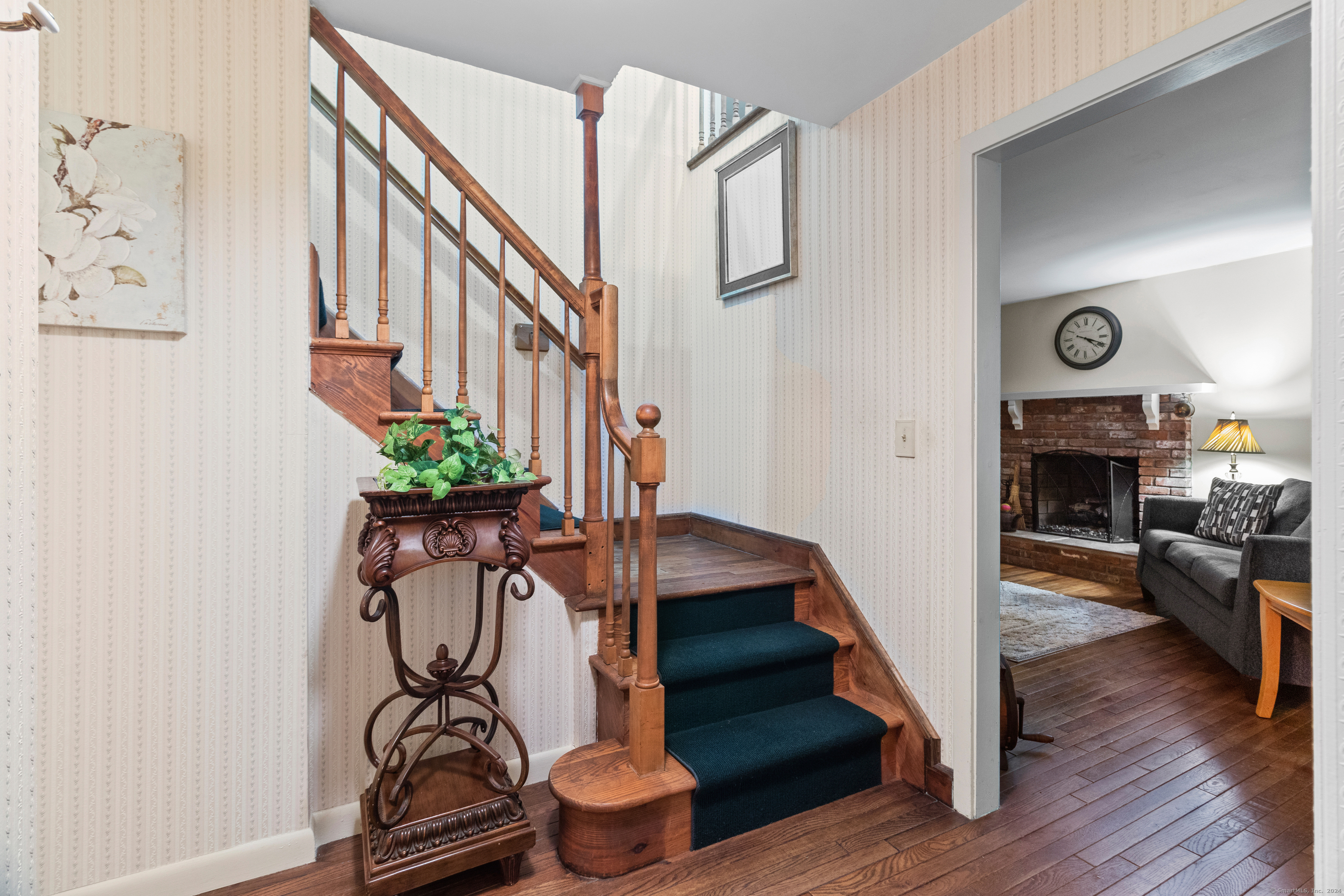 8 Briar Hill Drive