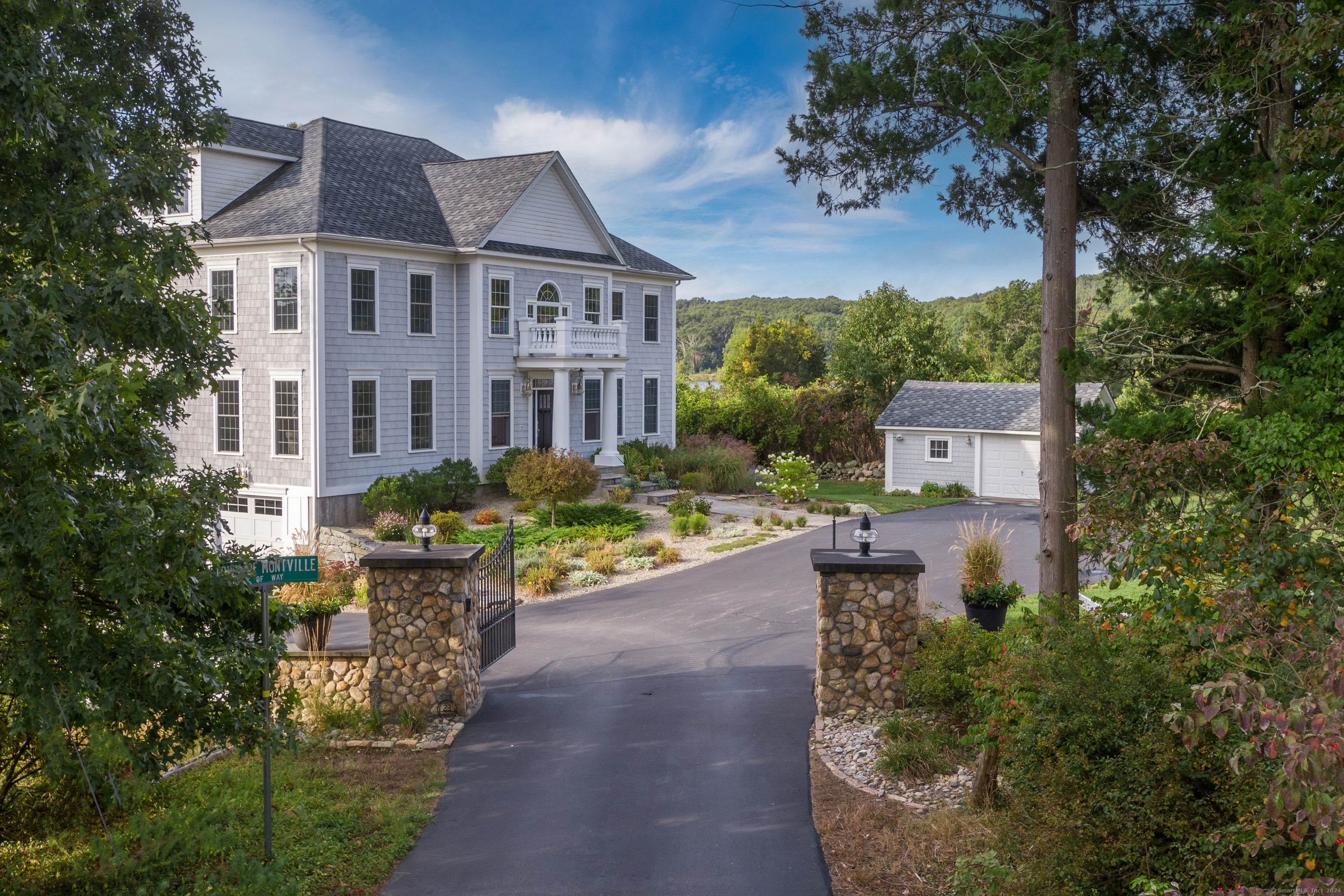 23 Massapeag Point Road