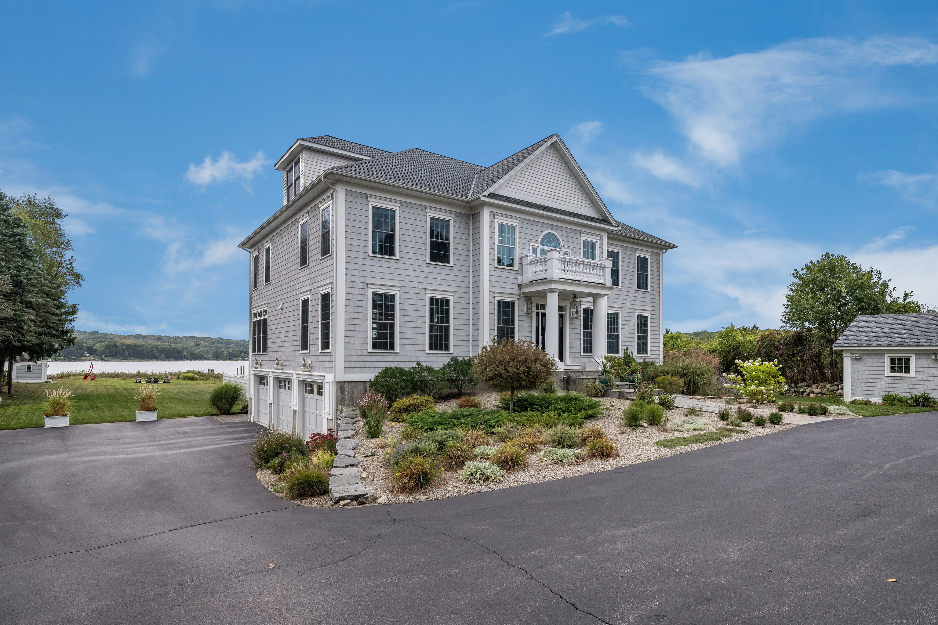 23 Massapeag Point Road