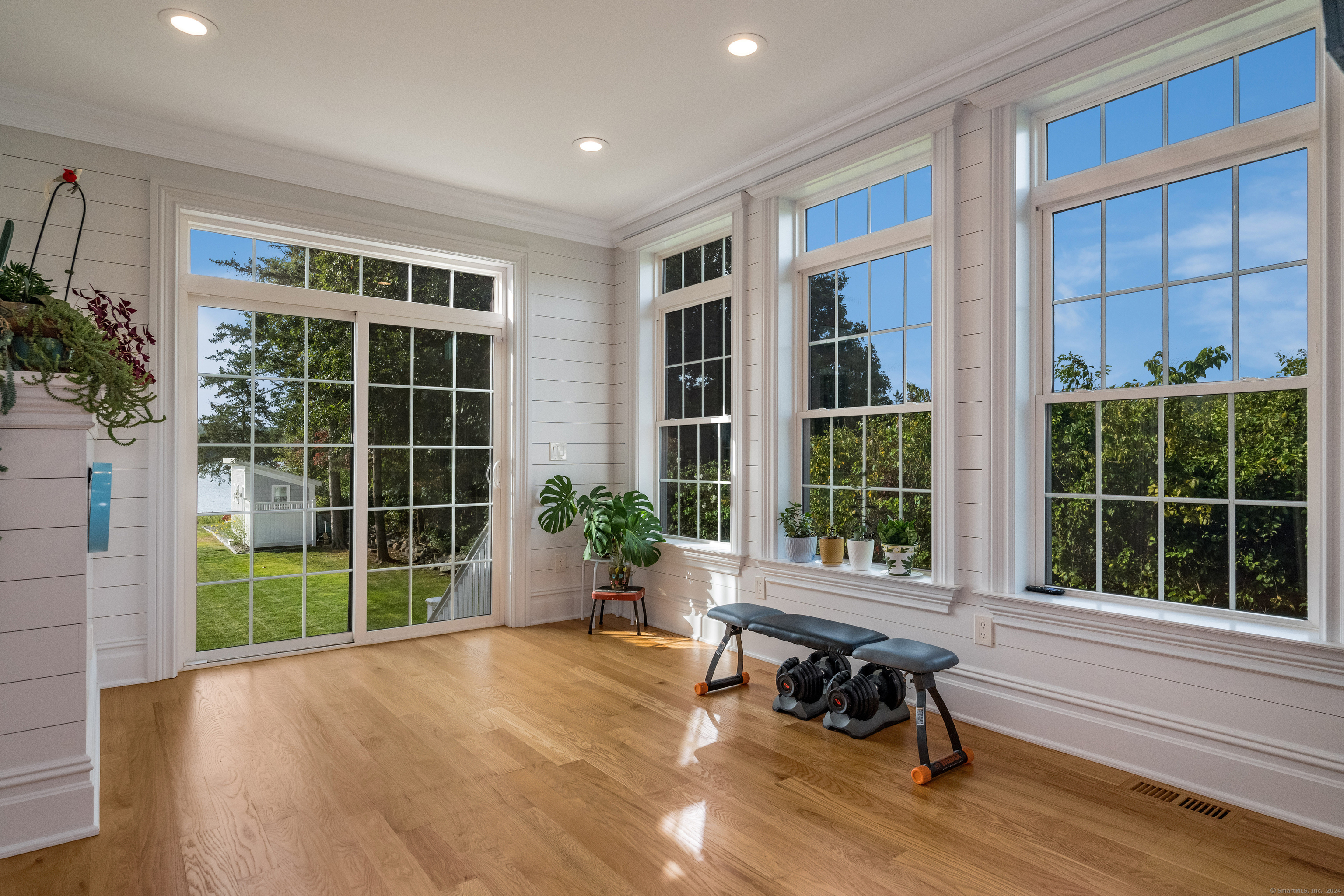 23 Massapeag Point Road