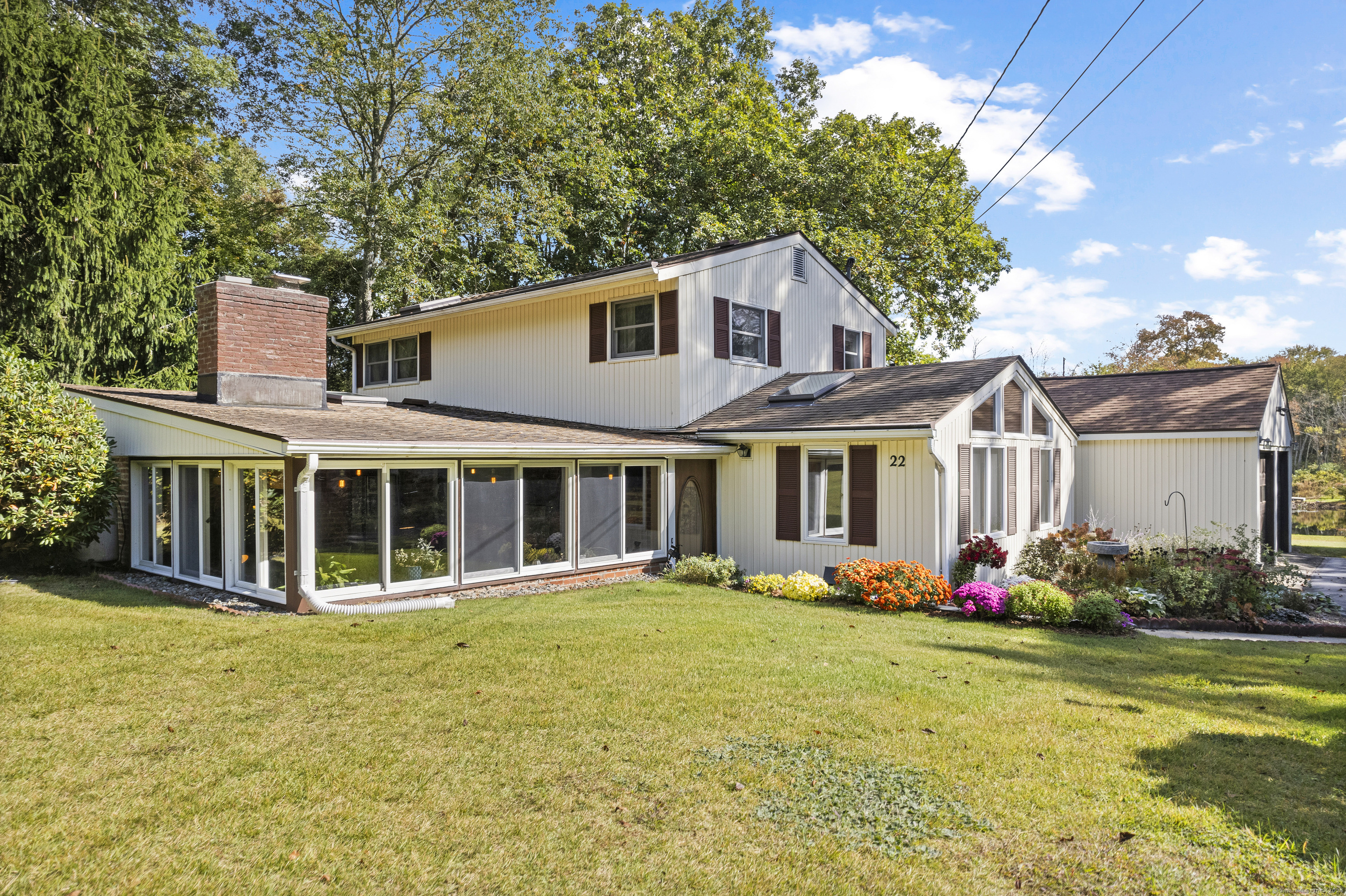 22 Oak Street