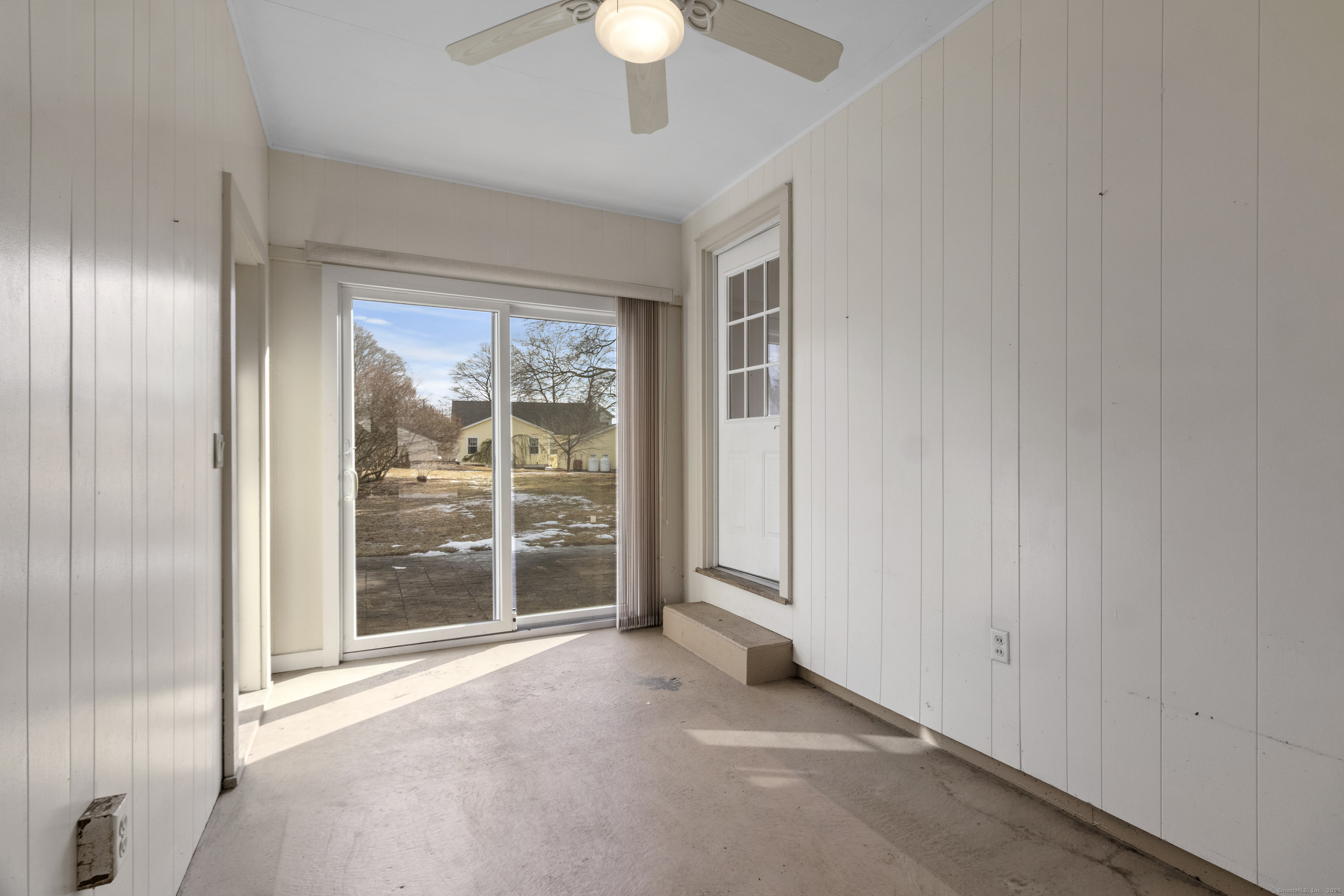 12 Captains Walk